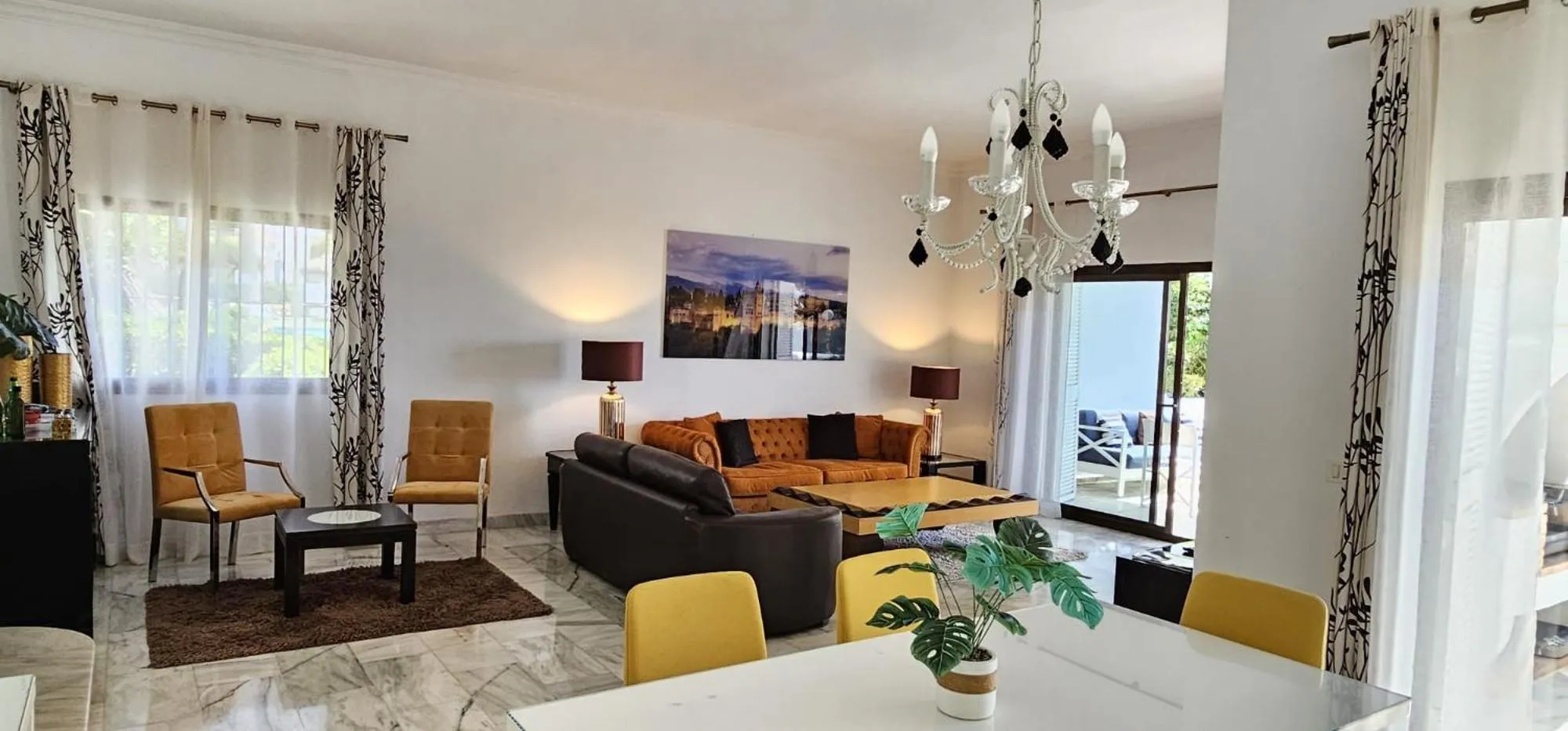 Living room in Coral Beach Aparthotel