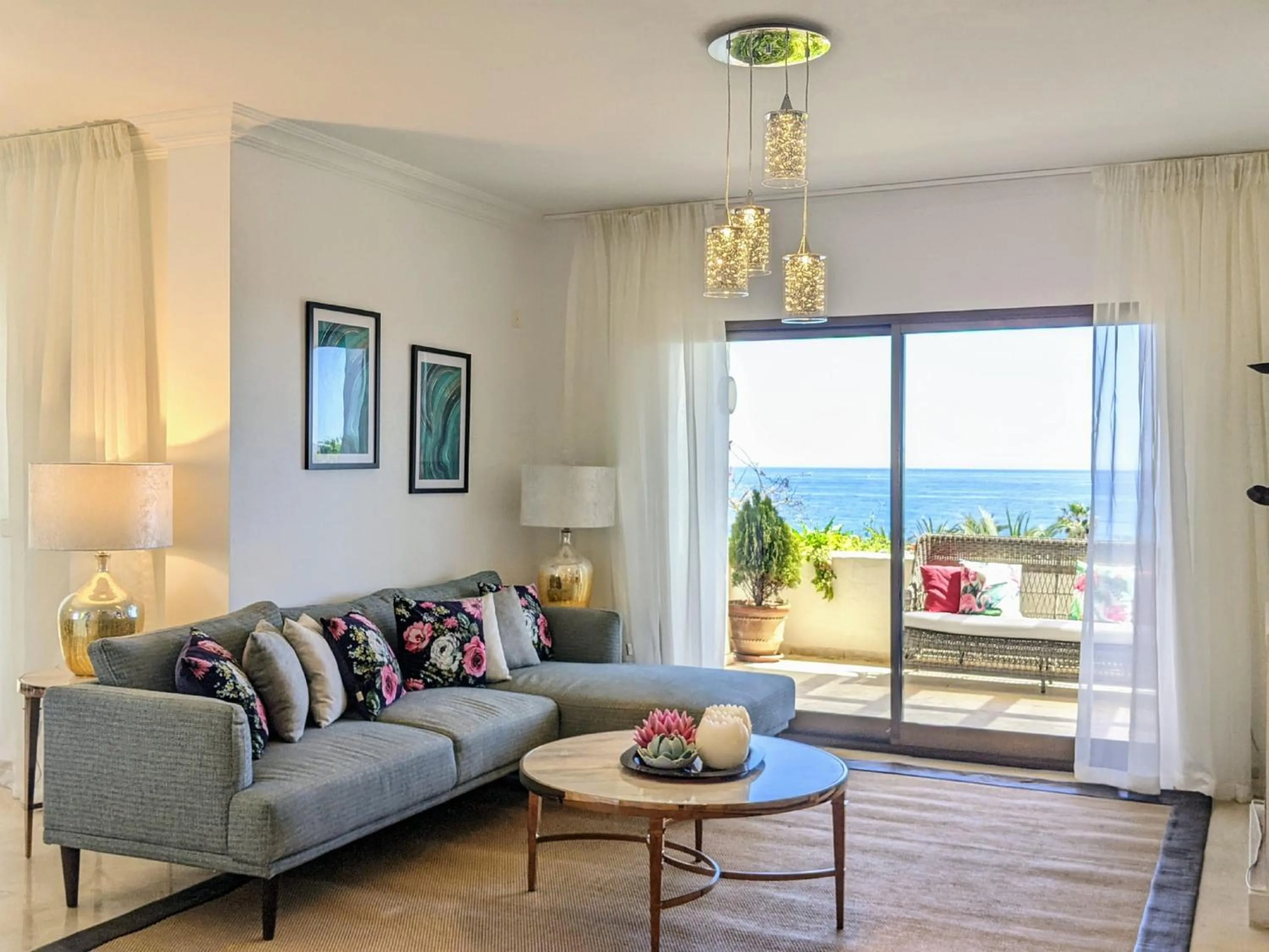 Living room in Coral Beach Aparthotel