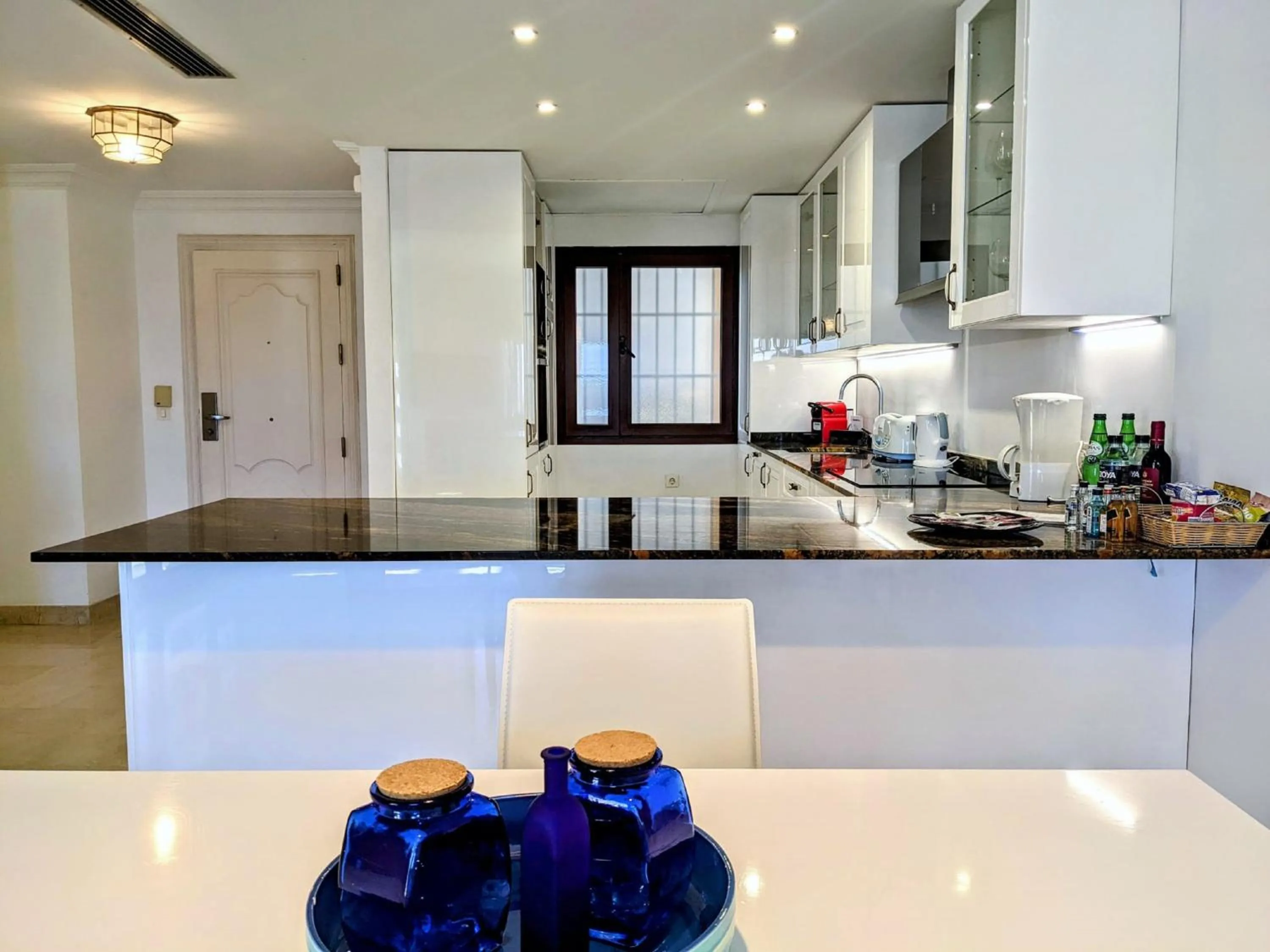 Kitchen or kitchenette in Coral Beach Aparthotel