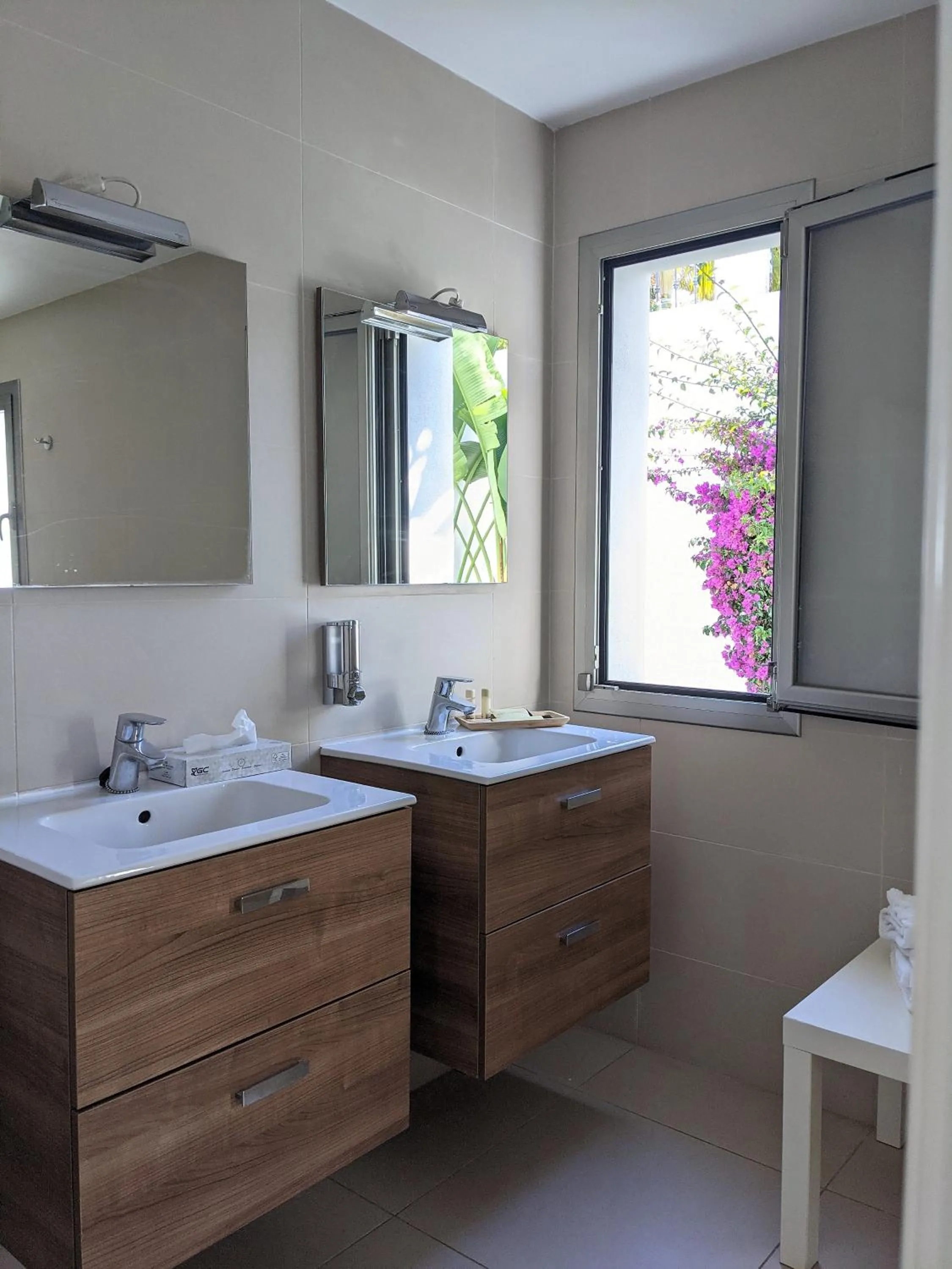 Bathroom in Coral Beach Aparthotel