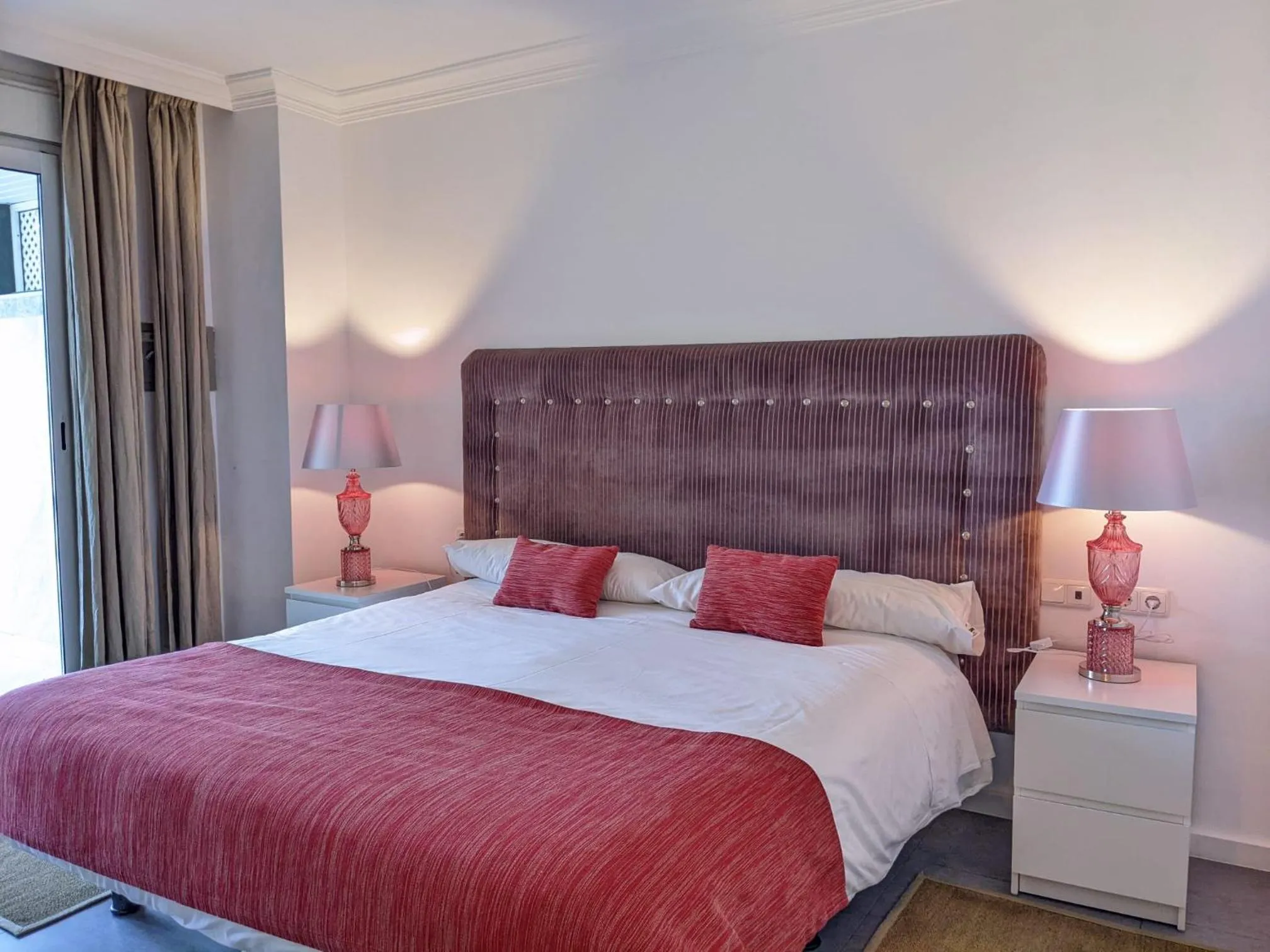 Bedroom, Bed in Coral Beach Aparthotel