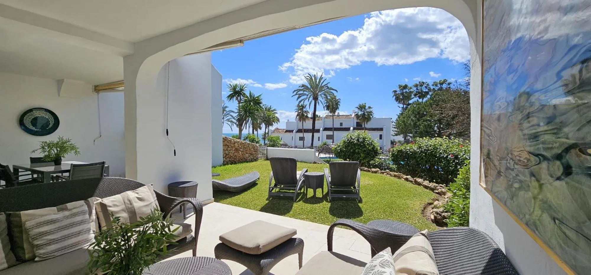 Garden in Coral Beach Aparthotel