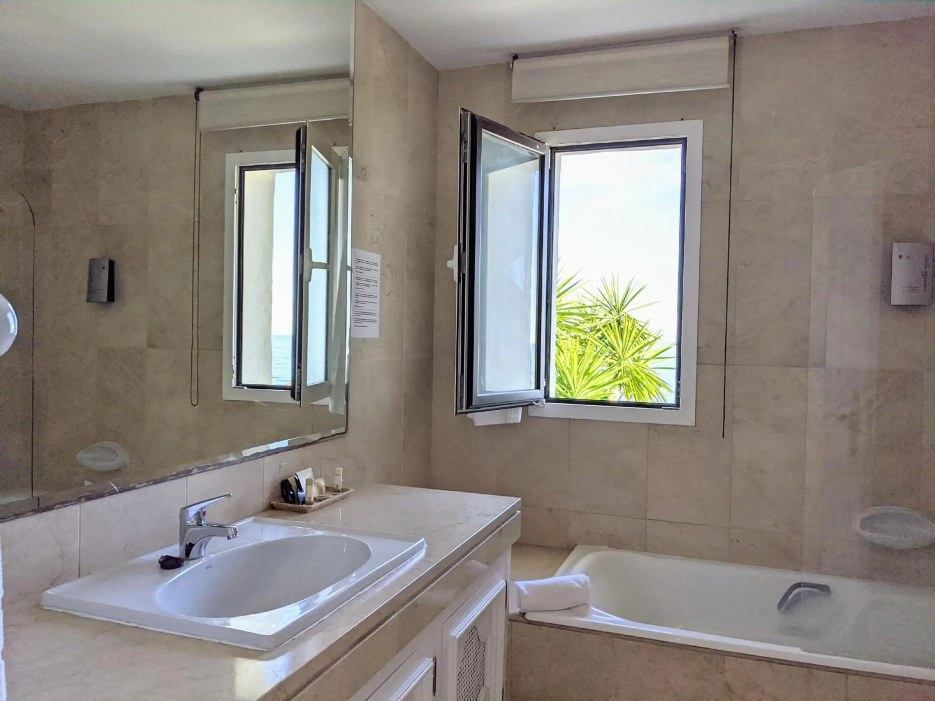 Bathroom in Coral Beach Aparthotel