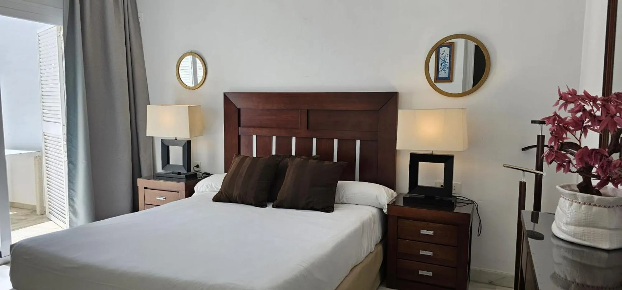 Bedroom, Bed in Coral Beach Aparthotel