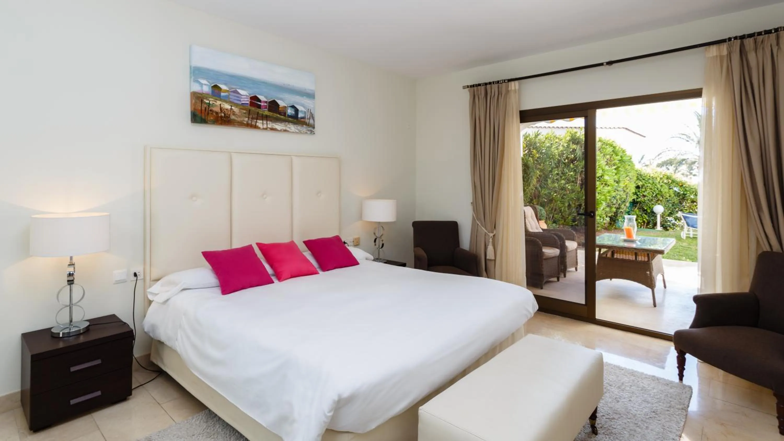 Bedroom, Bed in Coral Beach Aparthotel