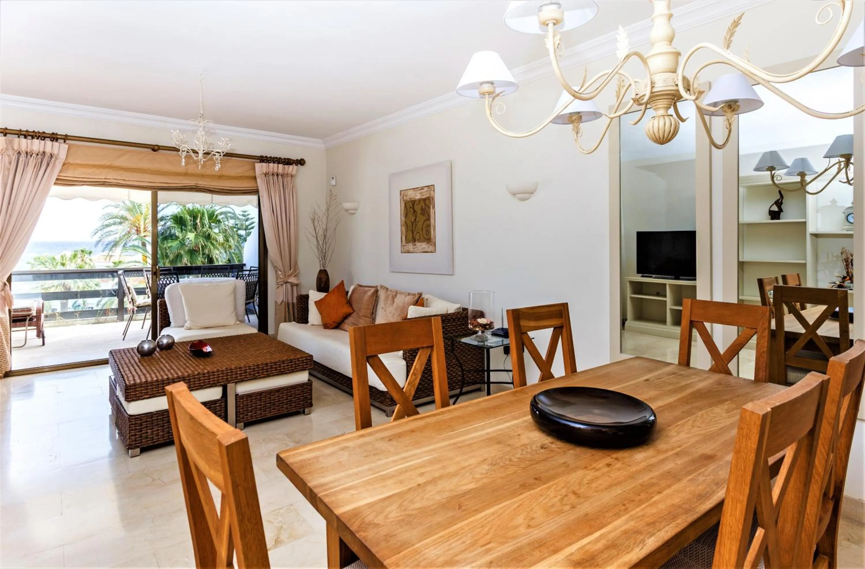 Living room in Coral Beach Aparthotel