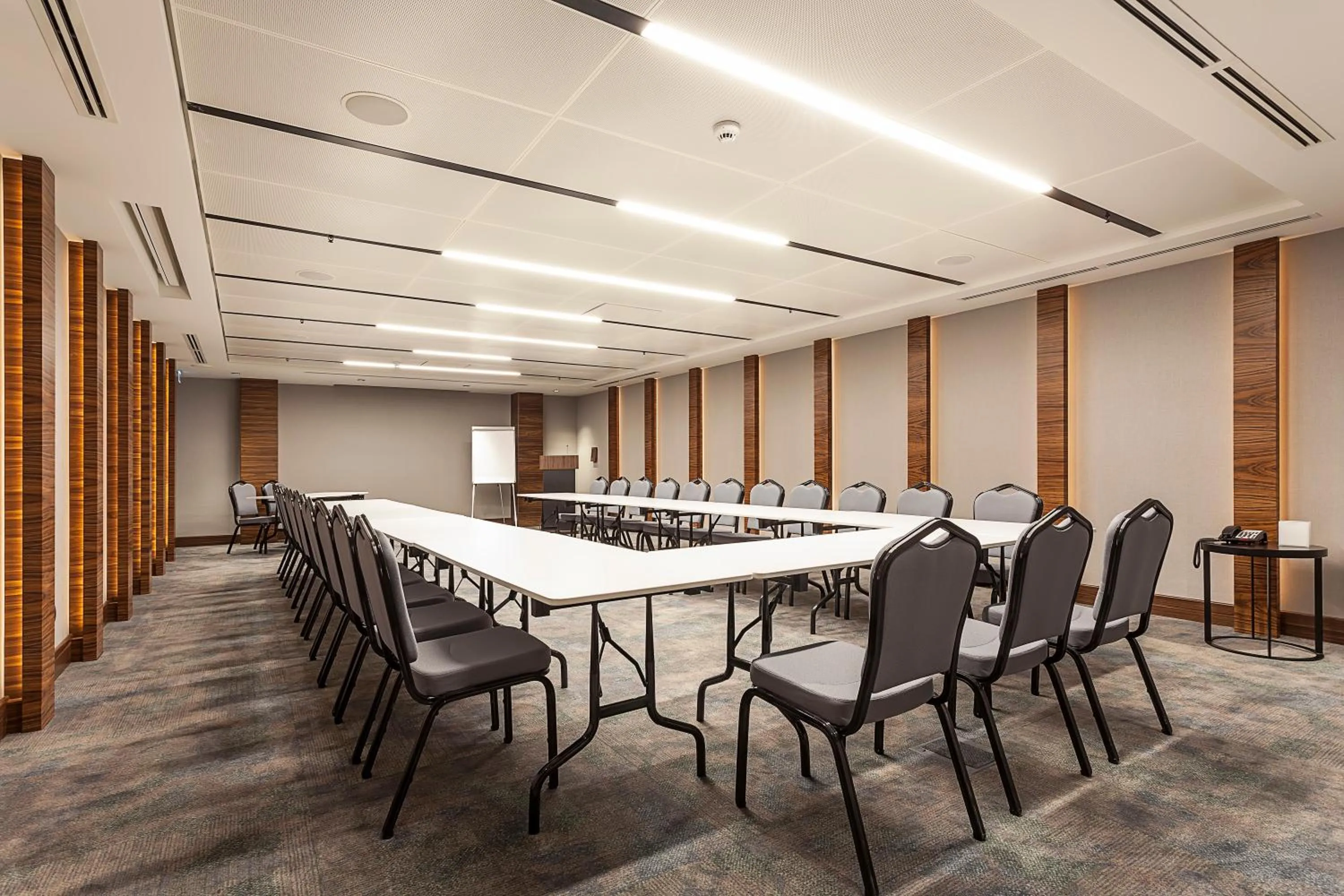 Banquet/Function facilities in Bof Hotels Business