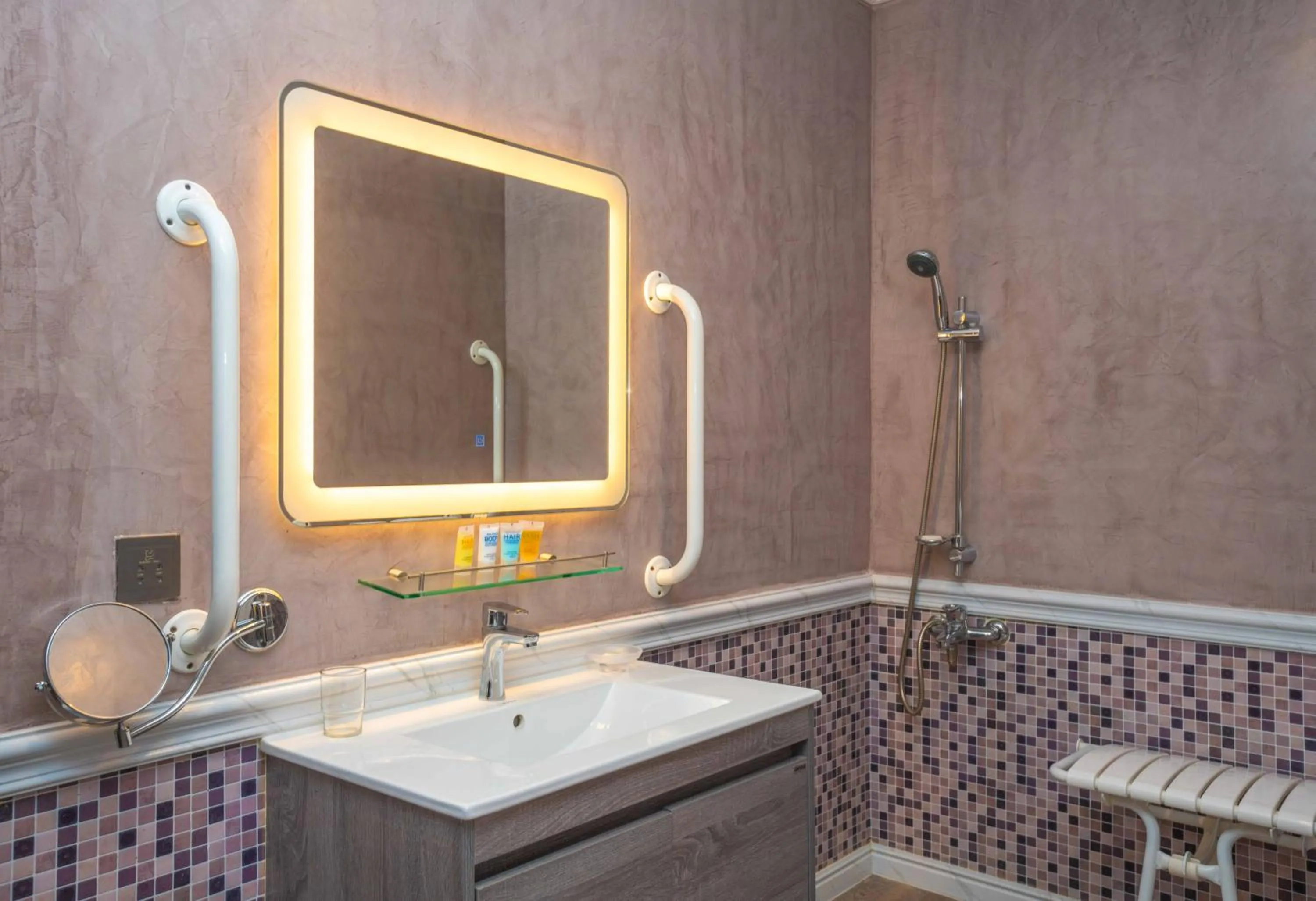 Bathroom in Ezdan Residence