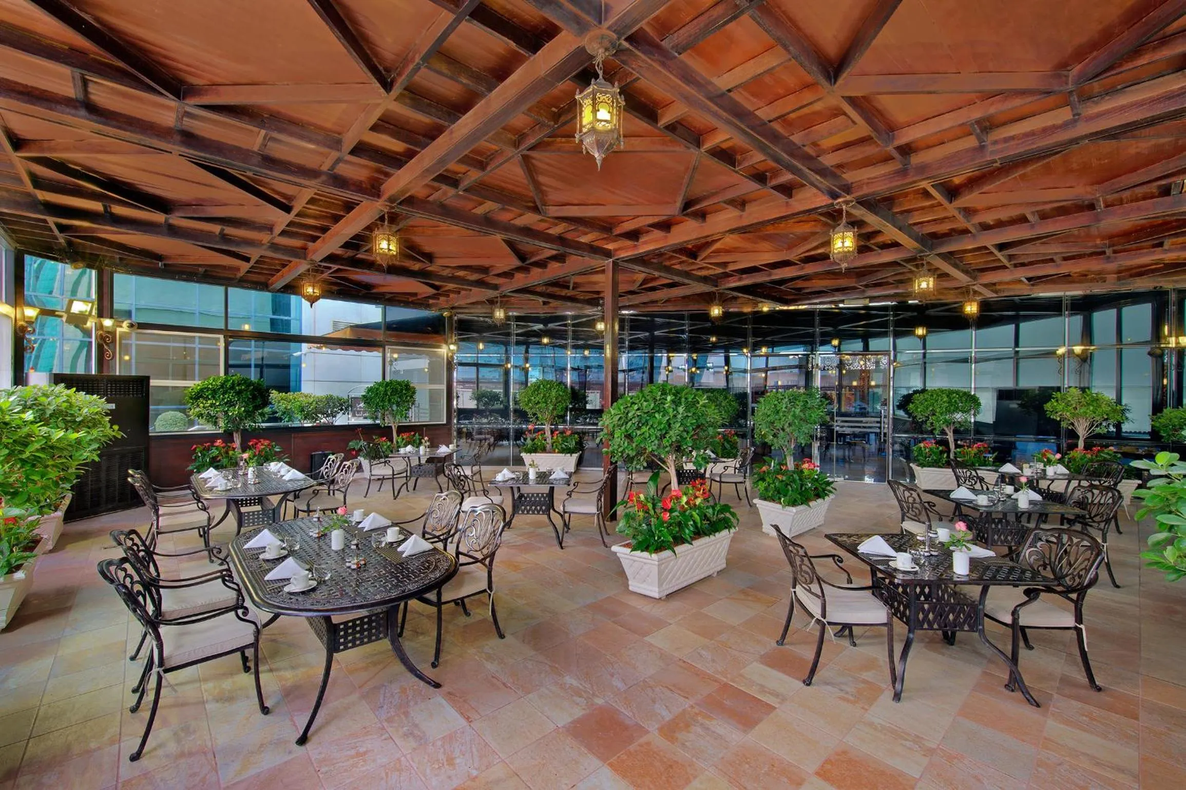 Restaurant/places to eat in Ezdan Residence