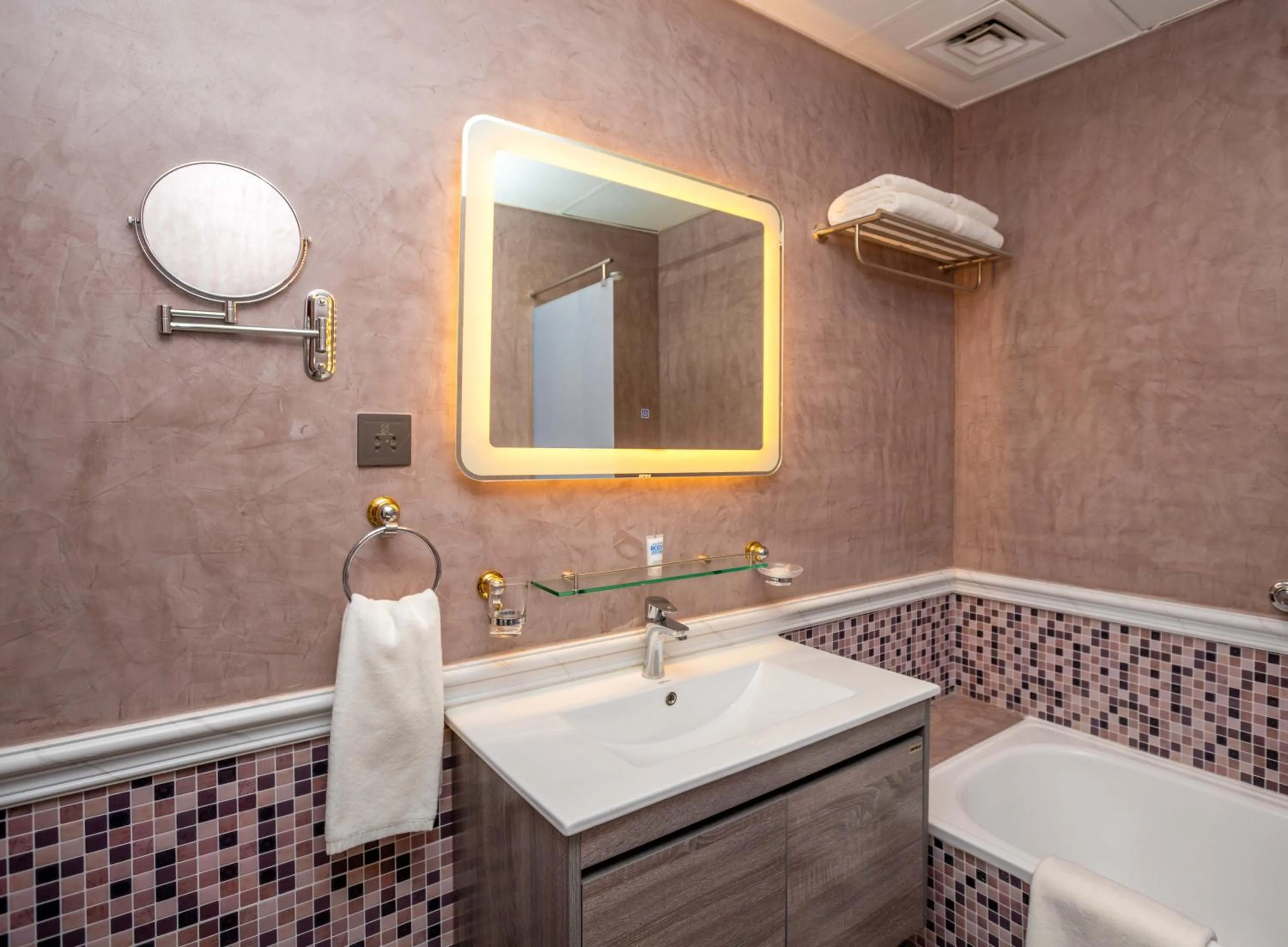 Bathroom in Ezdan Residence