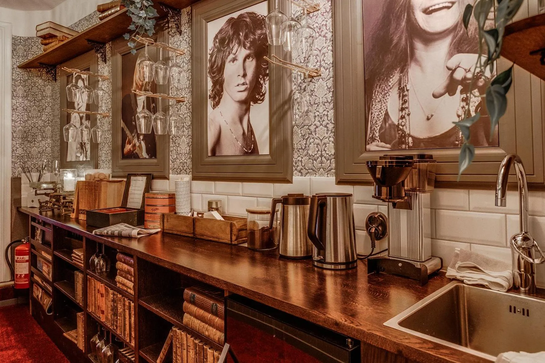 Kitchen or kitchenette in Cameo Boutique Hotell