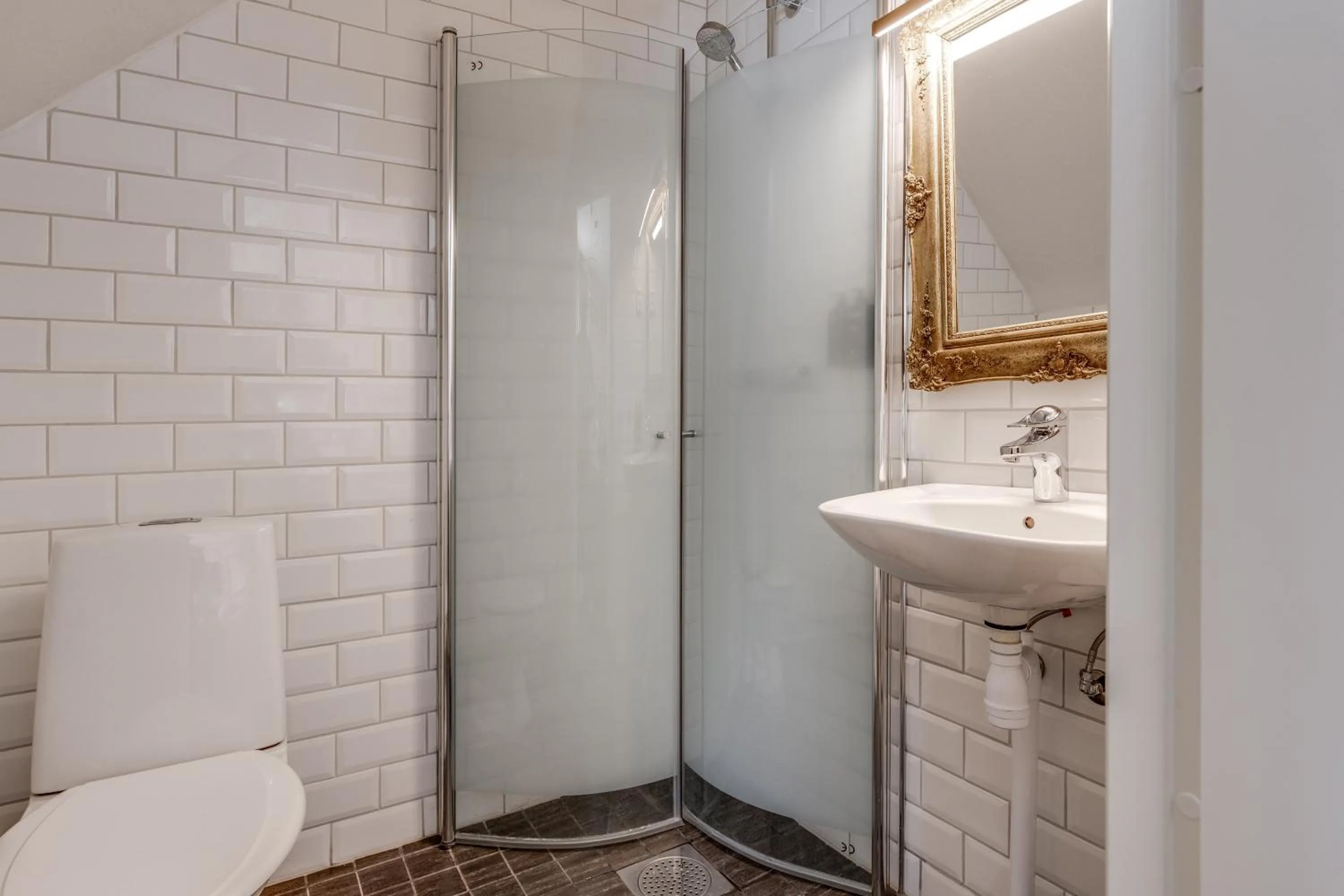 Bathroom in Cameo Boutique Hotell