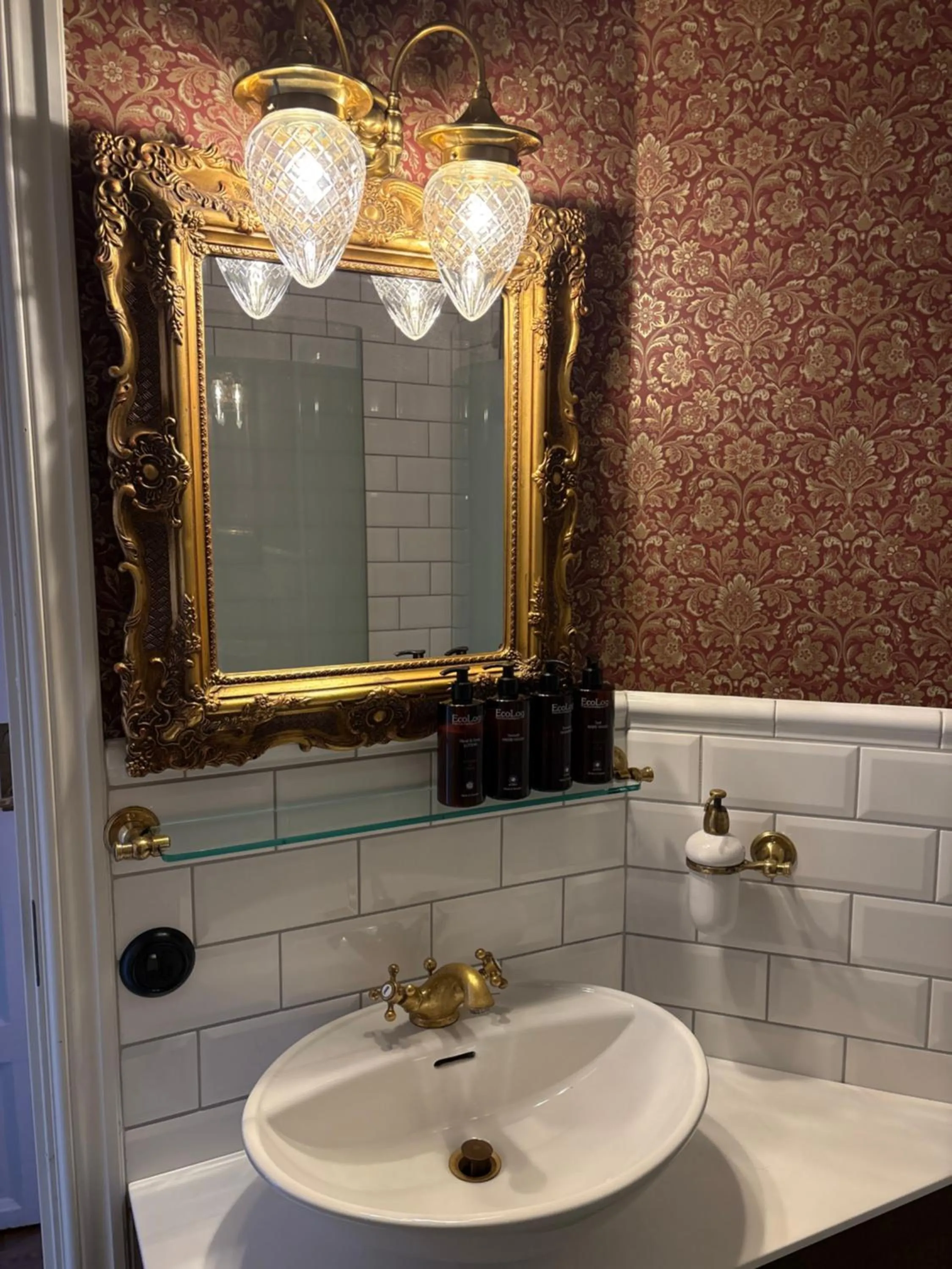 Bathroom in Cameo Boutique Hotell