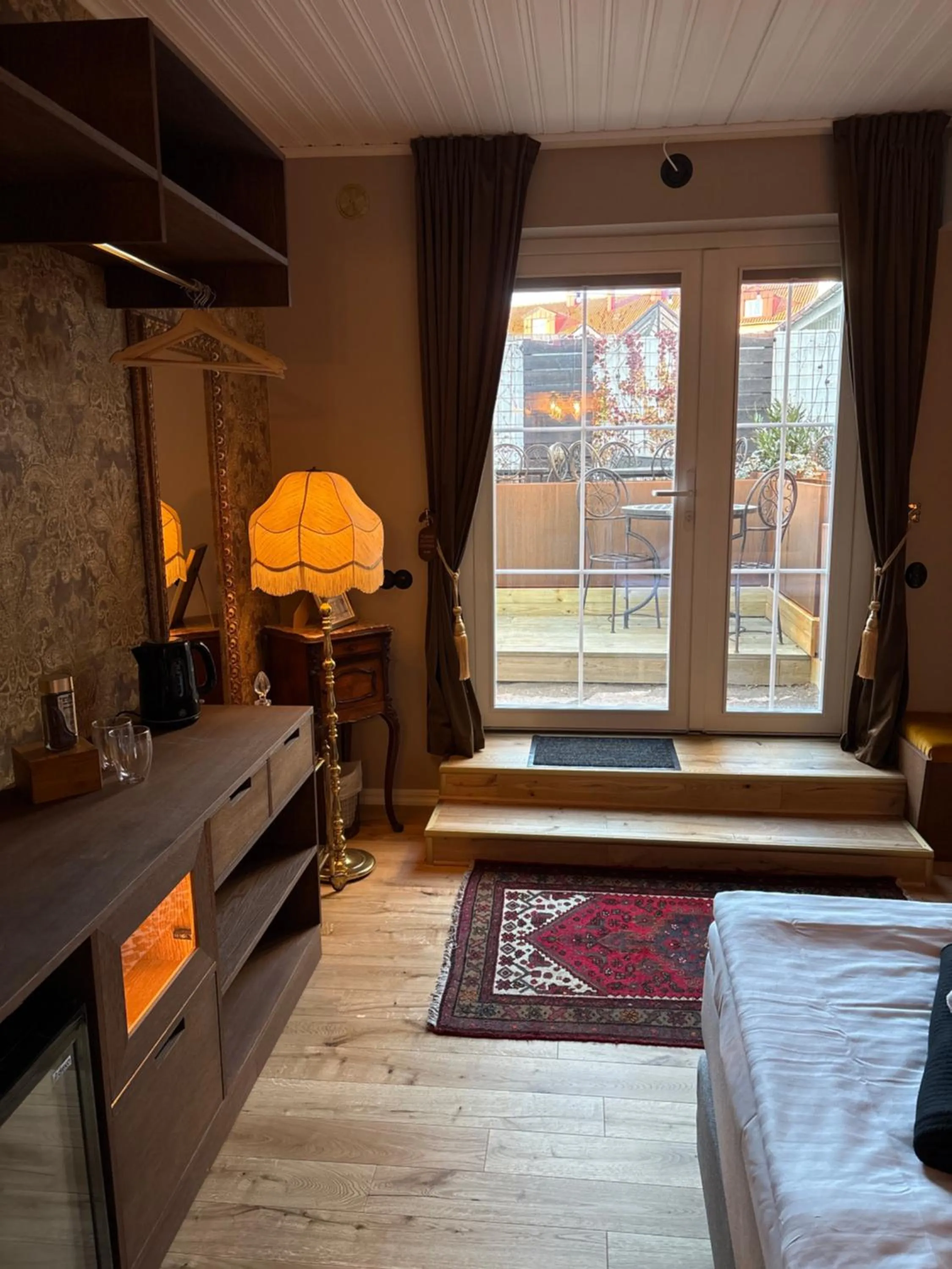 Photo of the whole room, Bed in Cameo Boutique Hotell