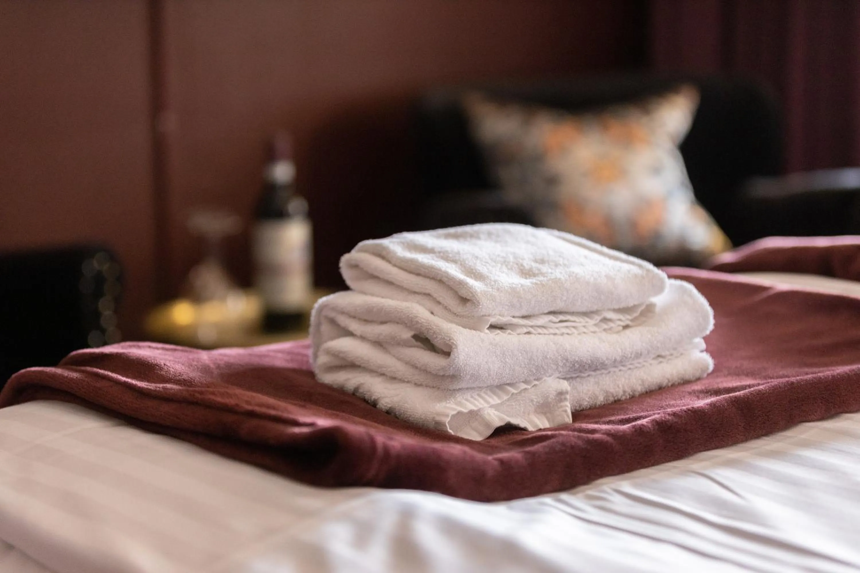 Property building, Bed in Cameo Boutique Hotell