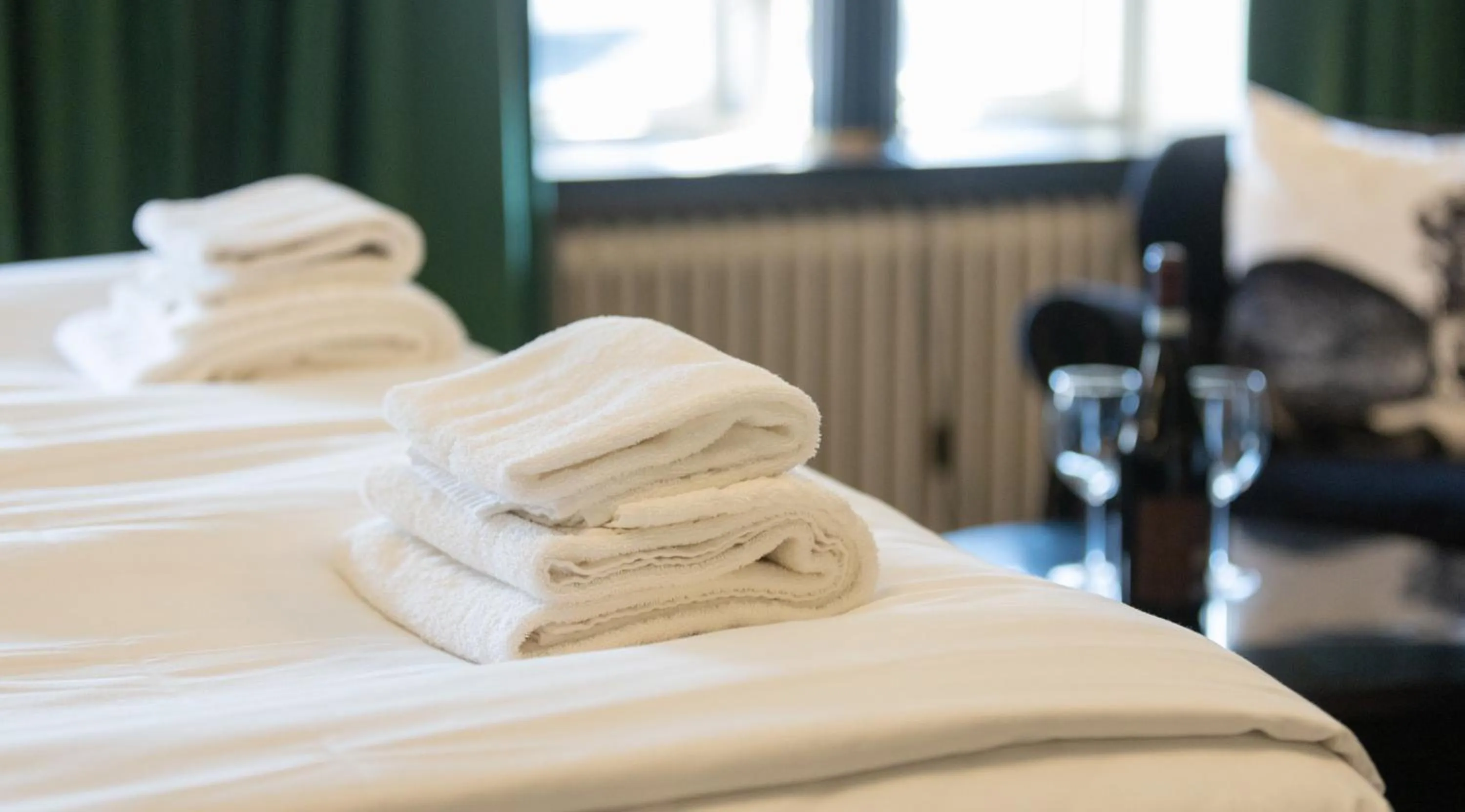 Property building, Bed in Cameo Boutique Hotell