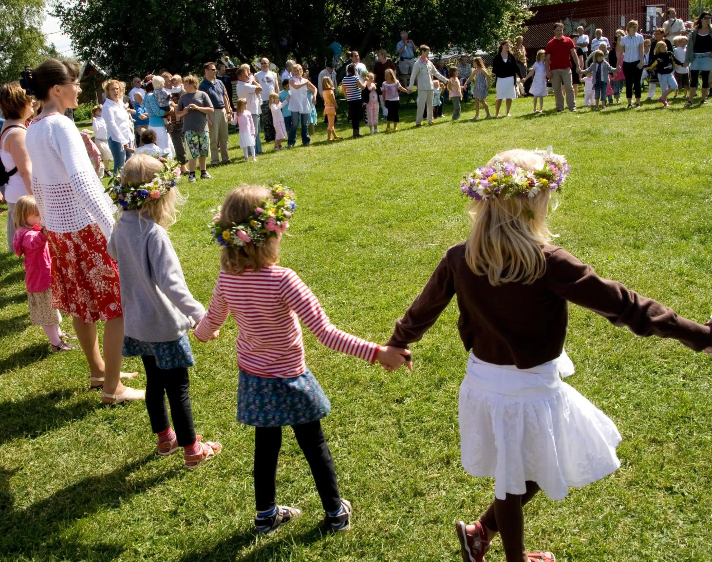 Entertainment in Apartmaji Sitar