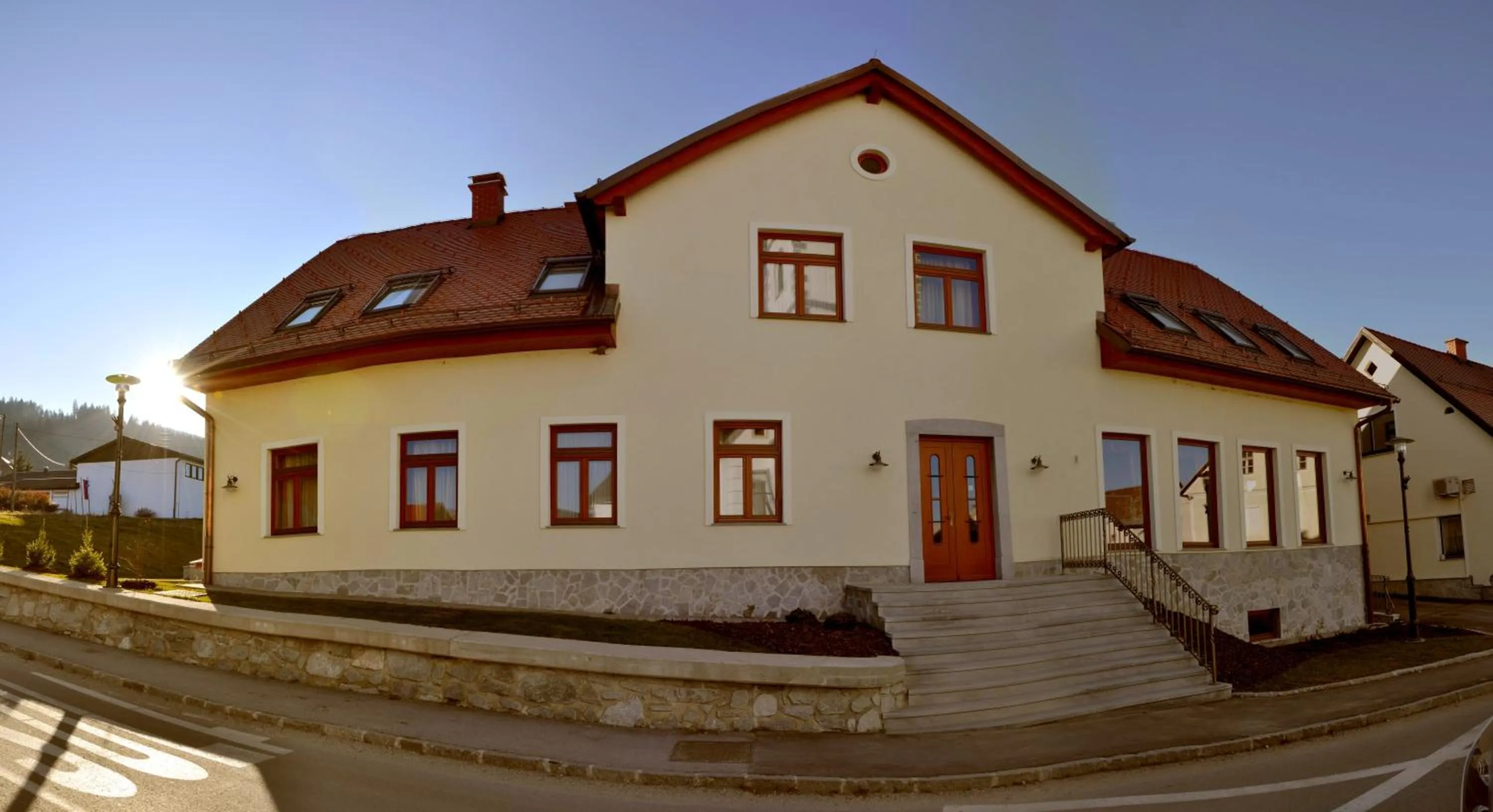 Property building in Apartmaji Sitar