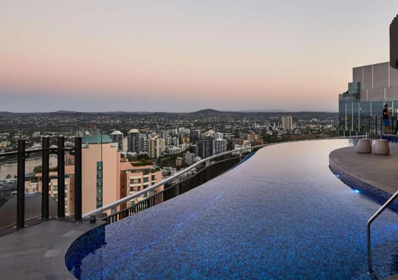 Swimming pool in Spire Residences by CLLIX