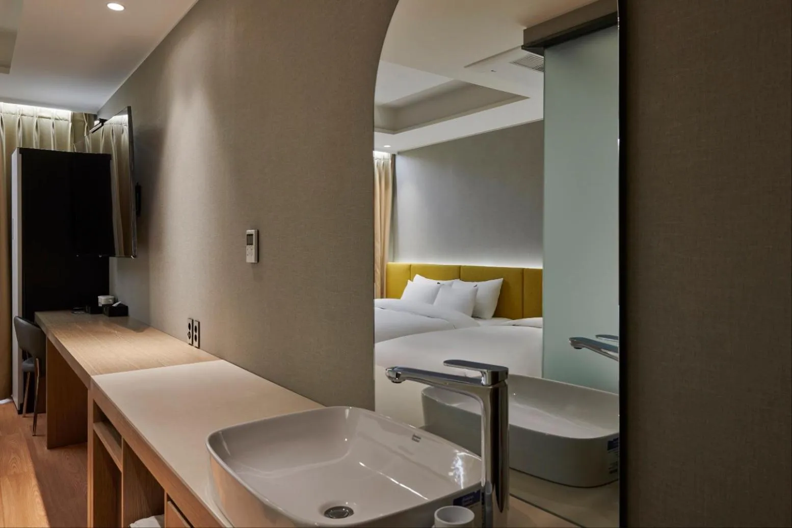 Photo of the whole room, Bed in 88Hotel