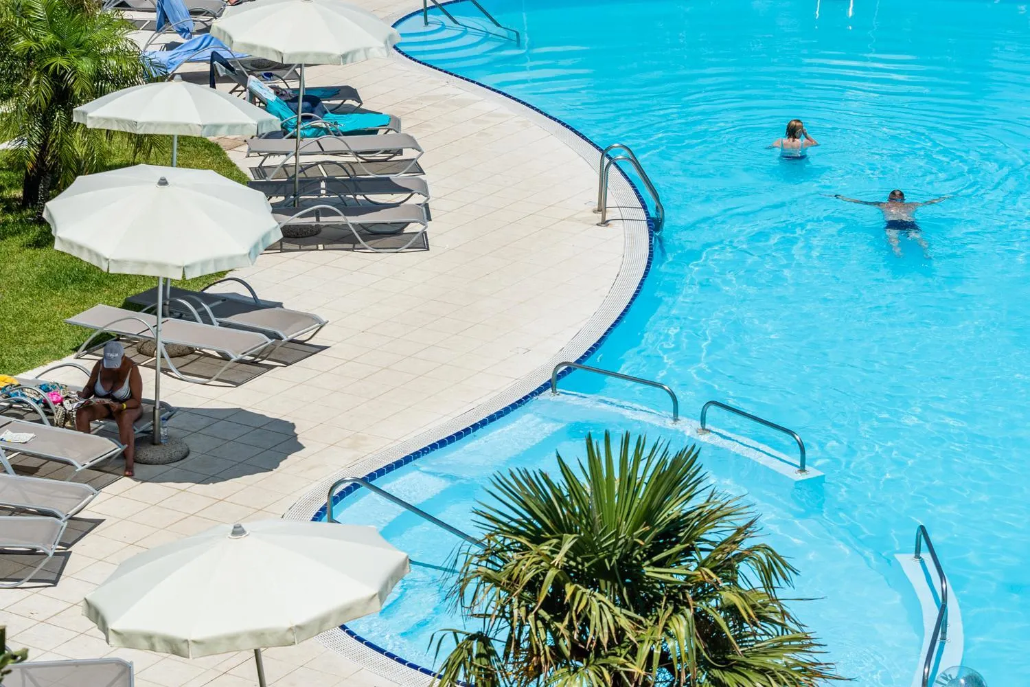 Swimming pool in Capo Peloro Hotel