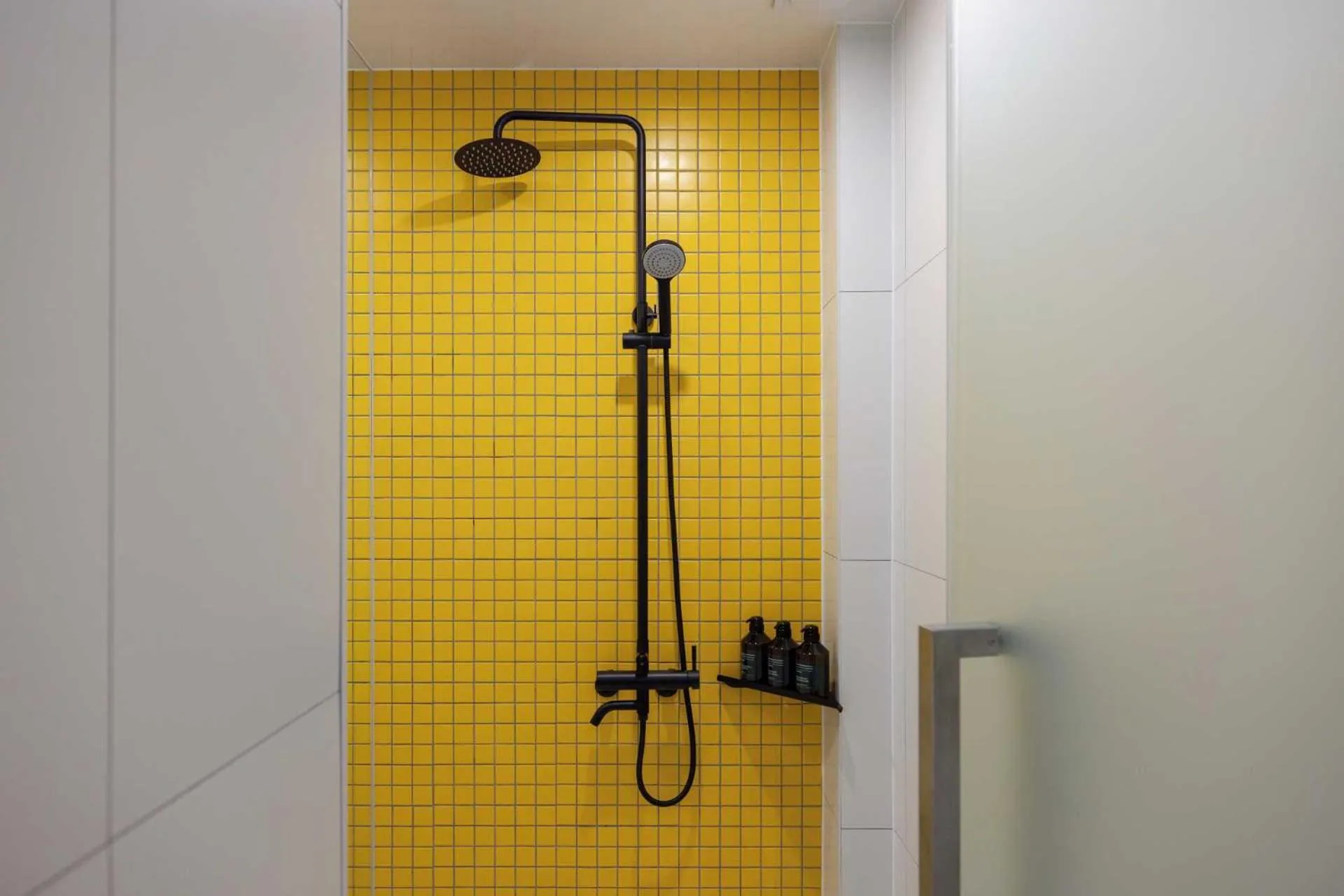 Shower in Moor Hotel Mokpo By Anook