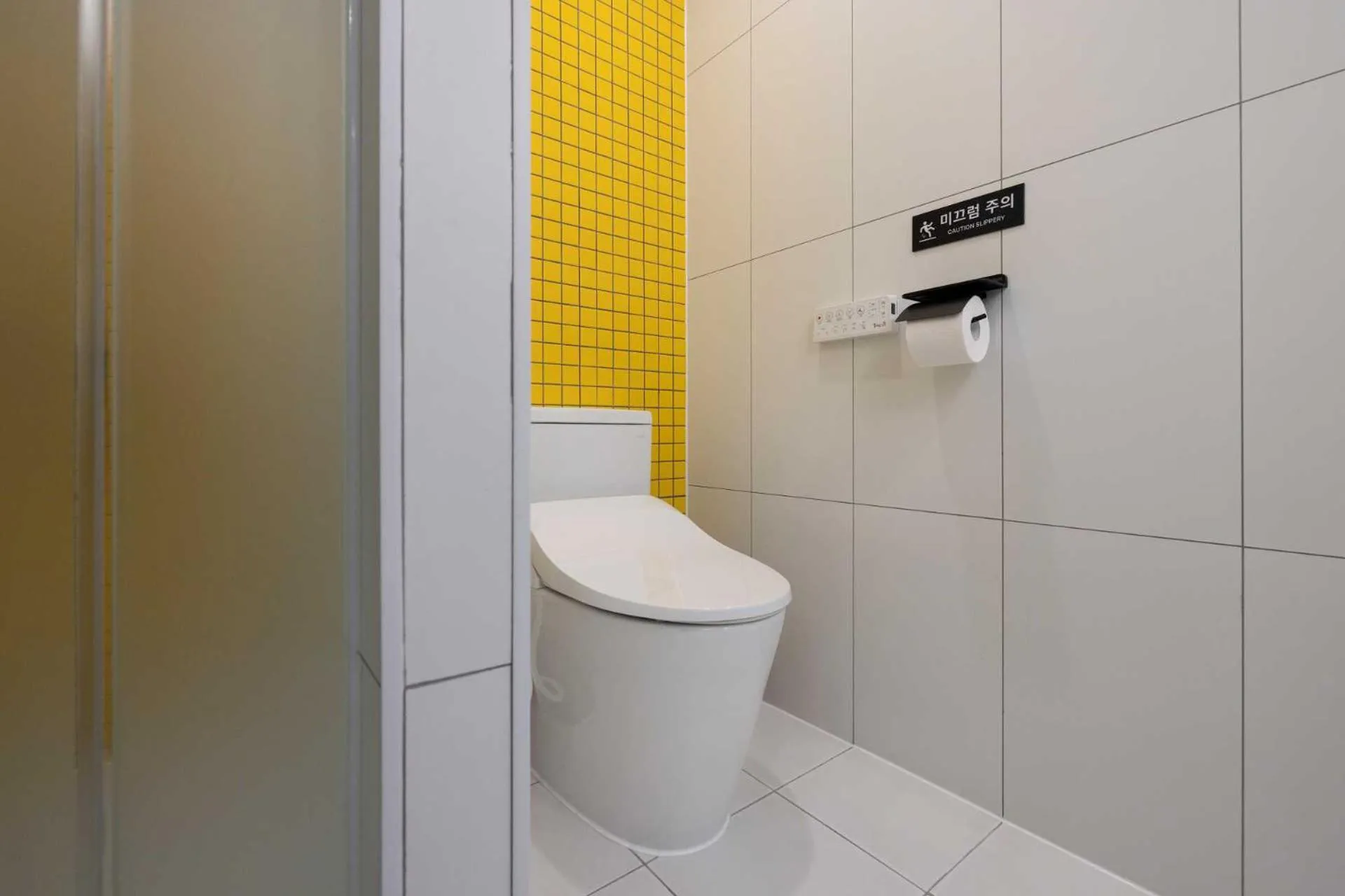 Toilet in Moor Hotel Mokpo By Anook