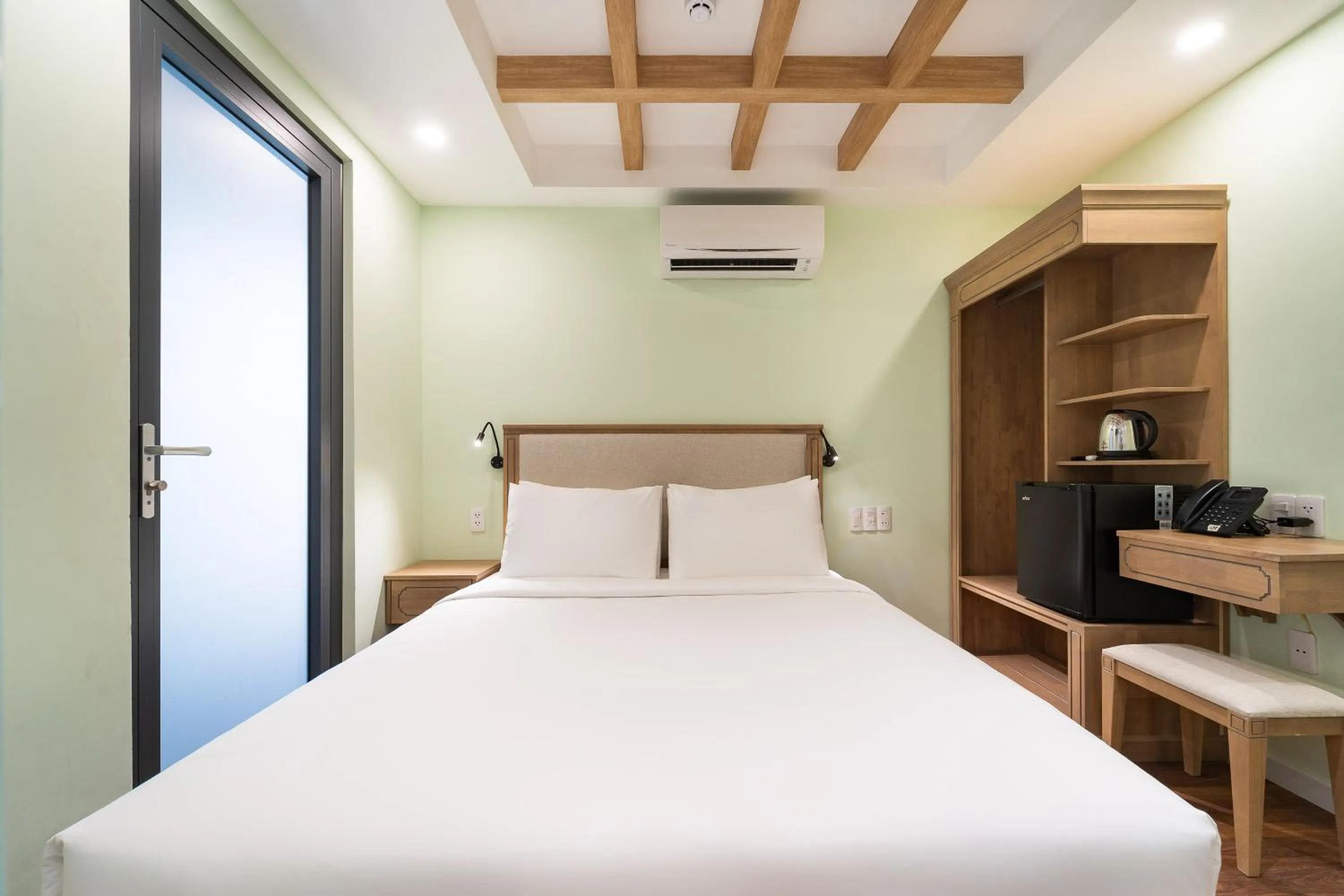 Photo of the whole room, Bed in Nicecy Hotel - Trương Quyền
