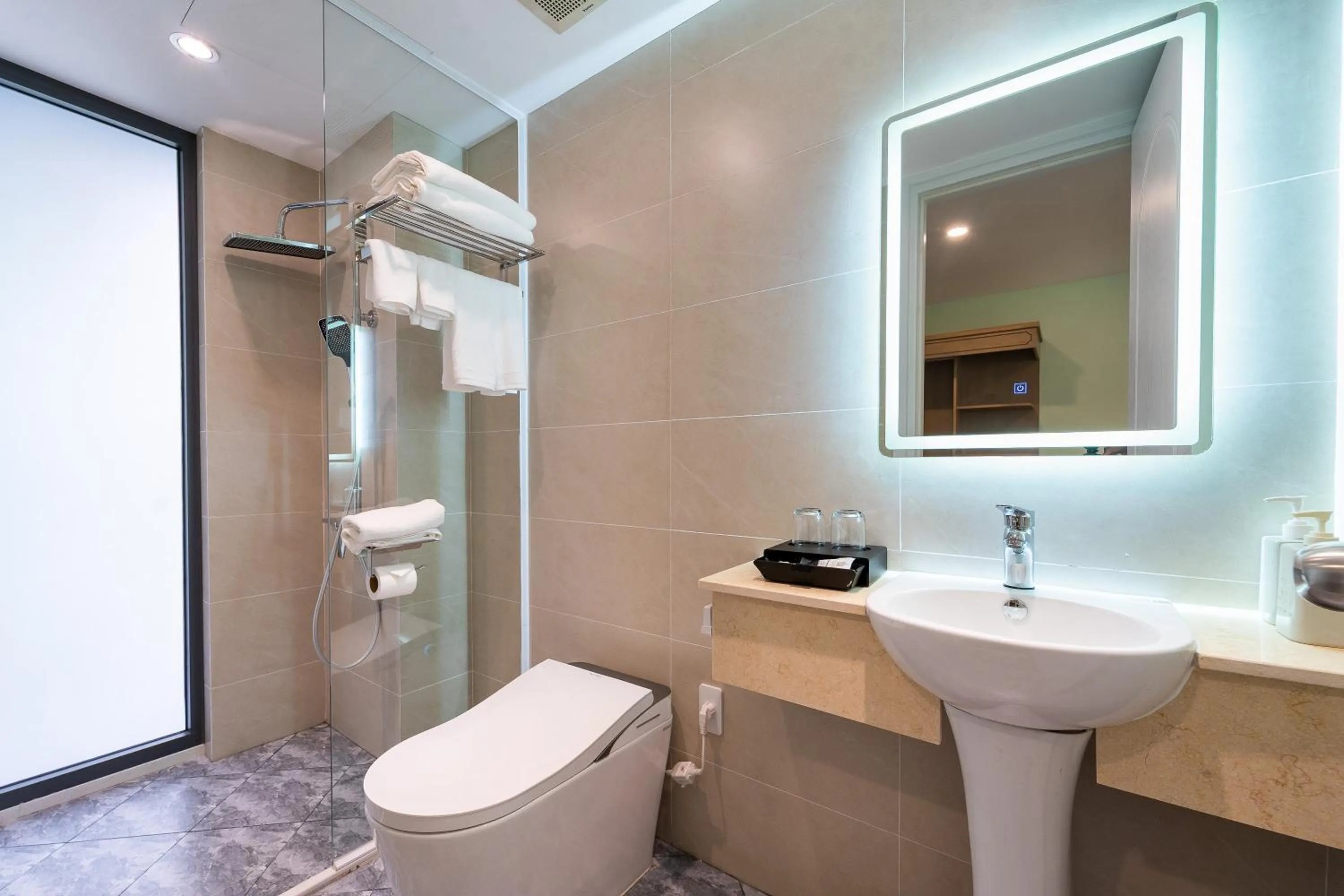 Toilet in Nicecy Hotel - Trương Quyền
