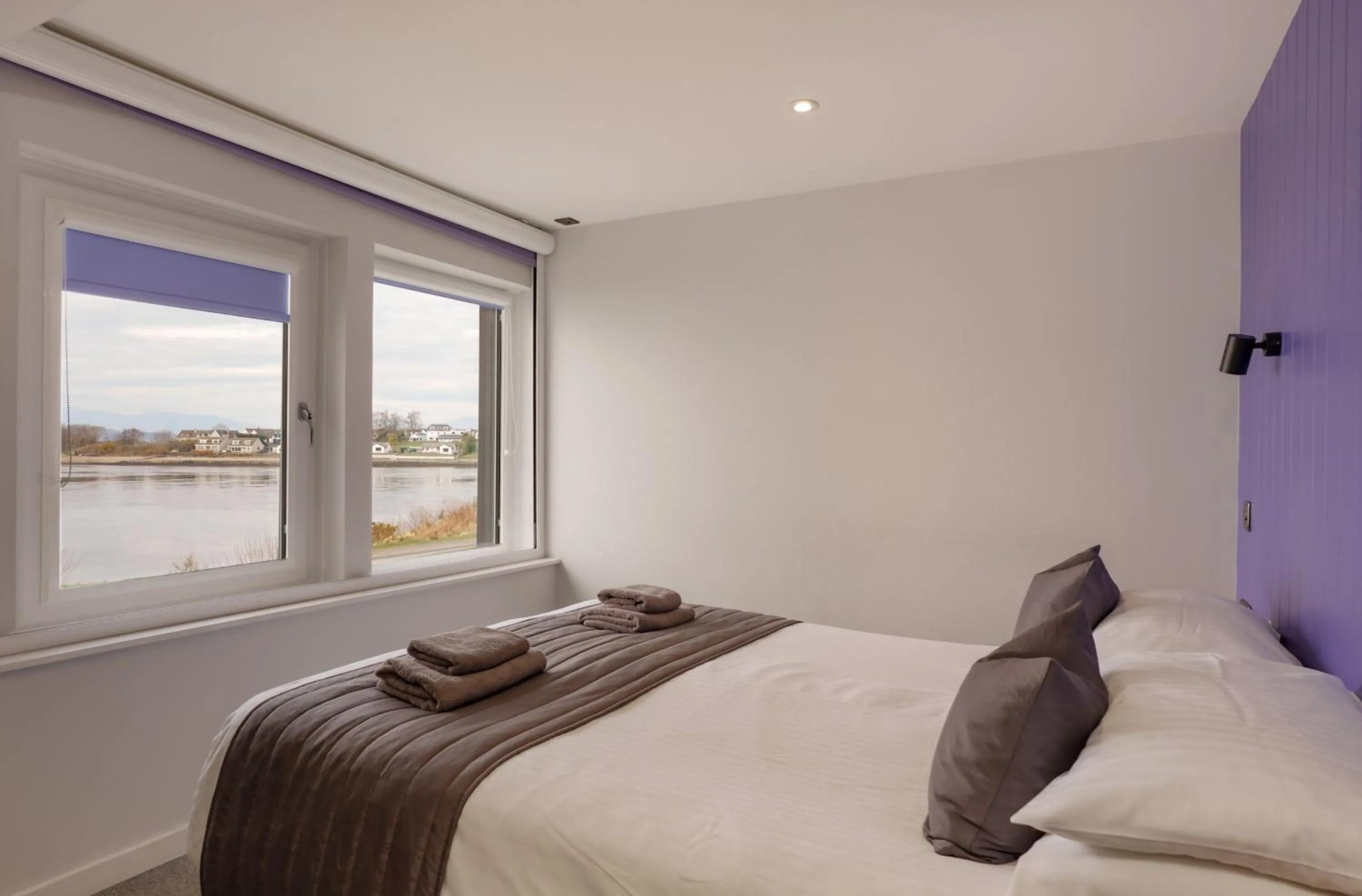 Bed in Oyster Inn Connel