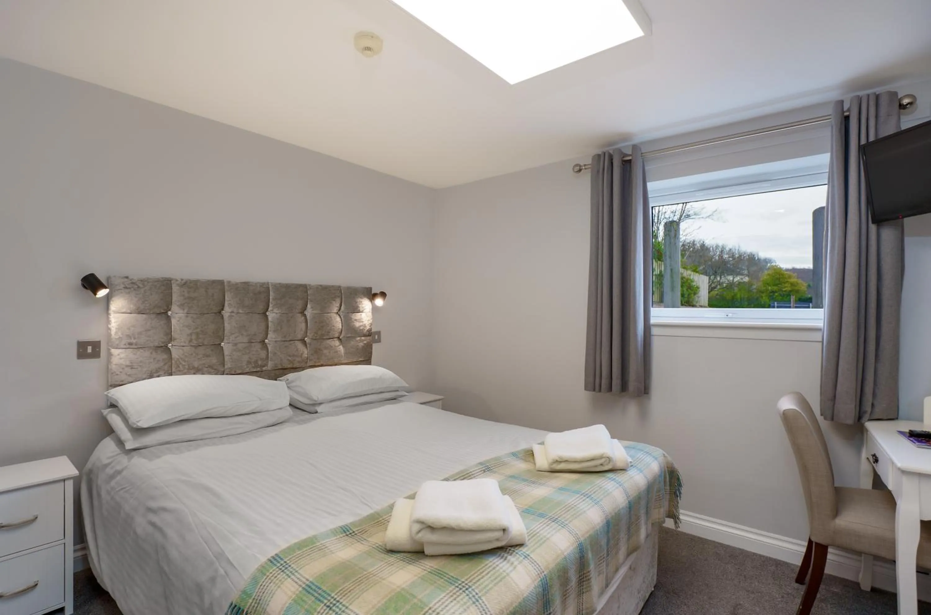 Bed in Oyster Inn Connel