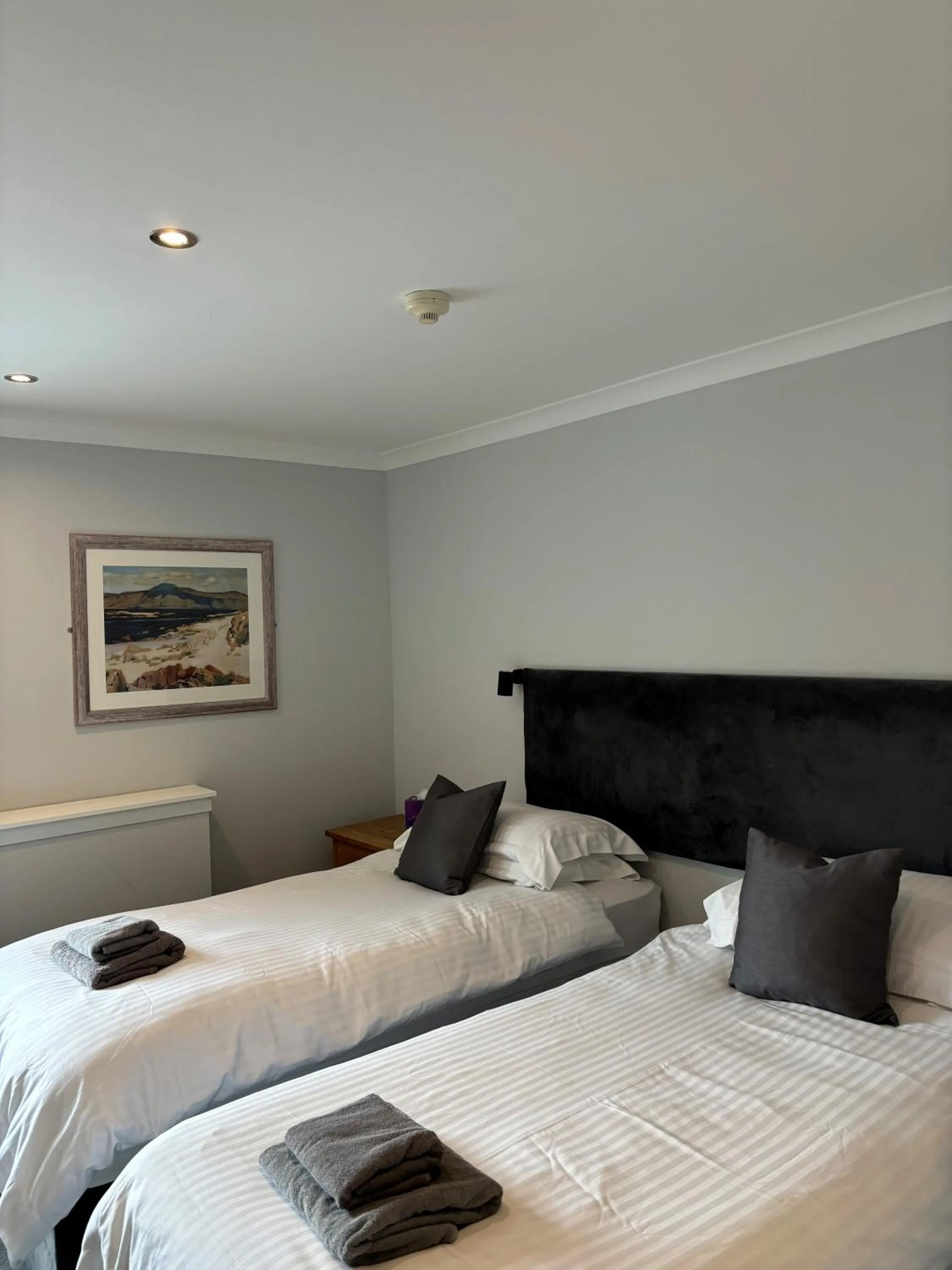 Bedroom, Bed in Oyster Inn Connel