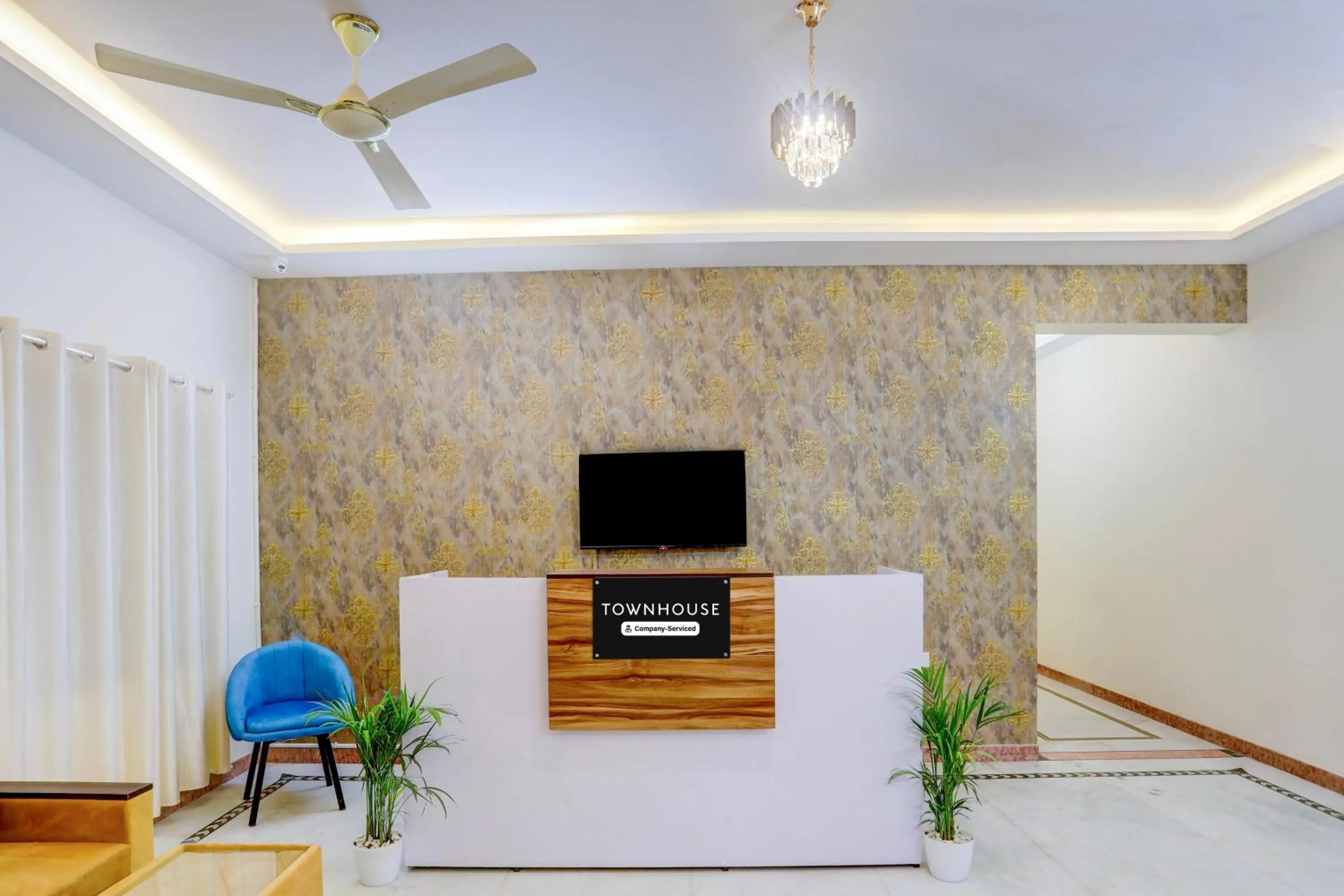 Lobby or reception in Super Townhouse Madiwala Lake Park