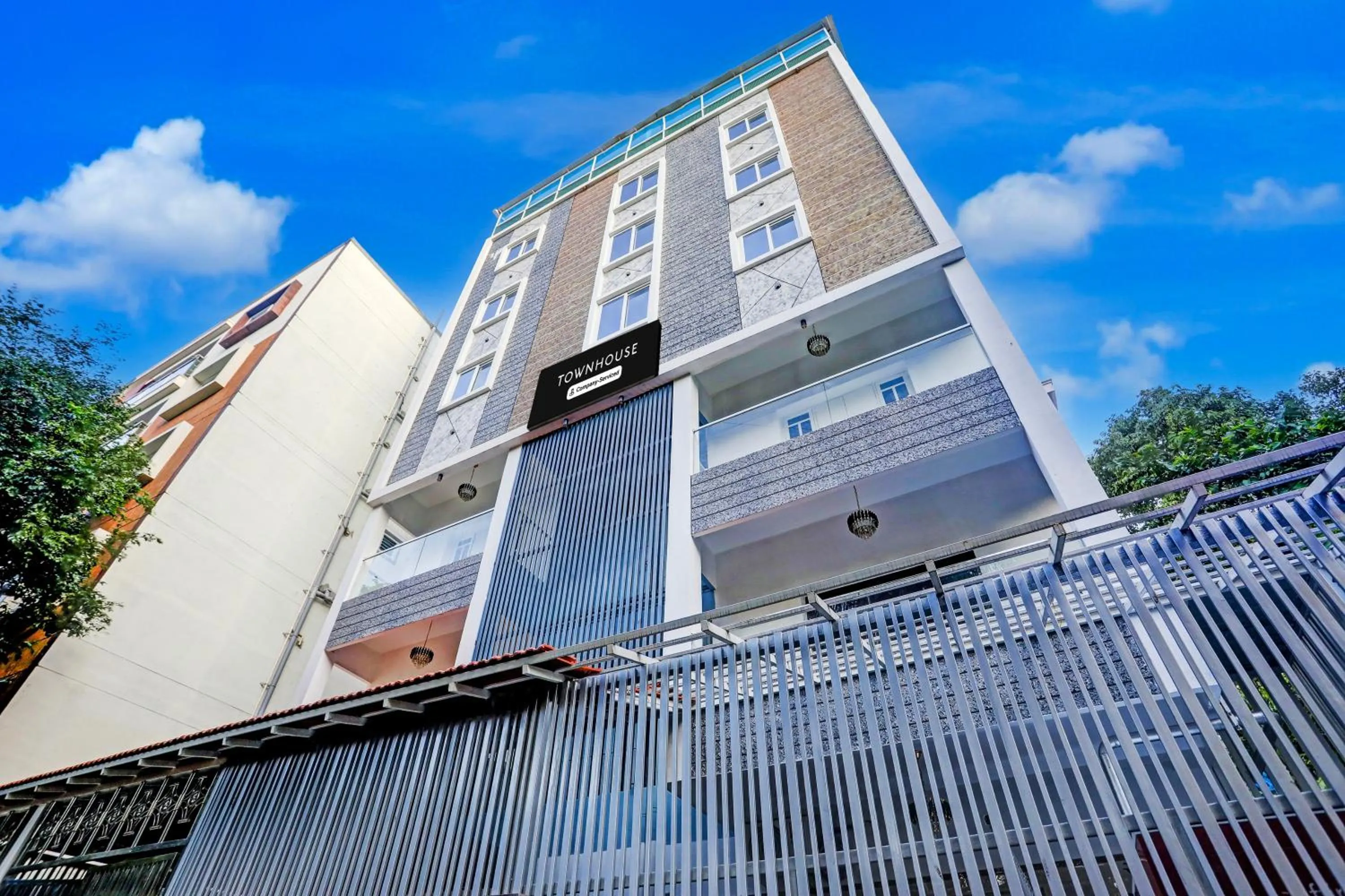 Facade/entrance in Super Townhouse Madiwala Lake Park