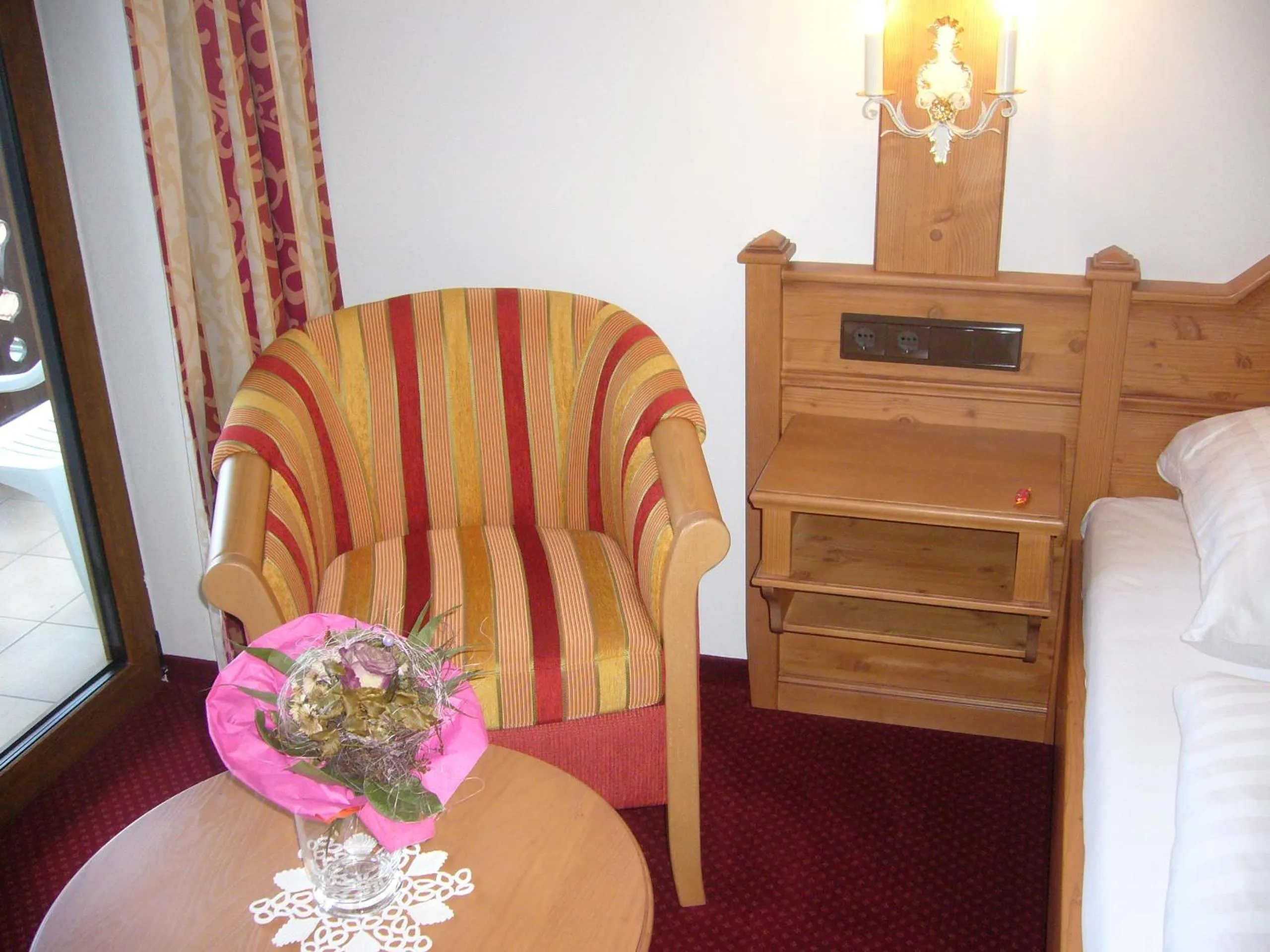 Photo of the whole room, Bed in Alpenhotel Pfaffenwinkel