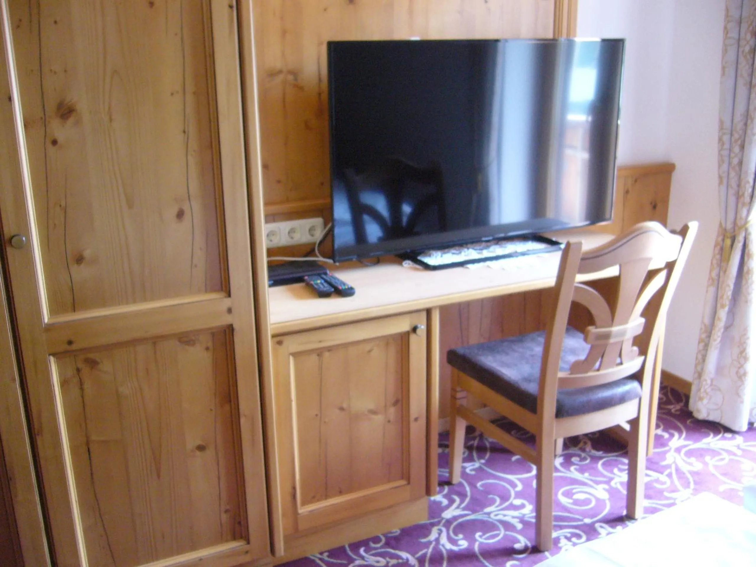 TV and multimedia in Alpenhotel Pfaffenwinkel