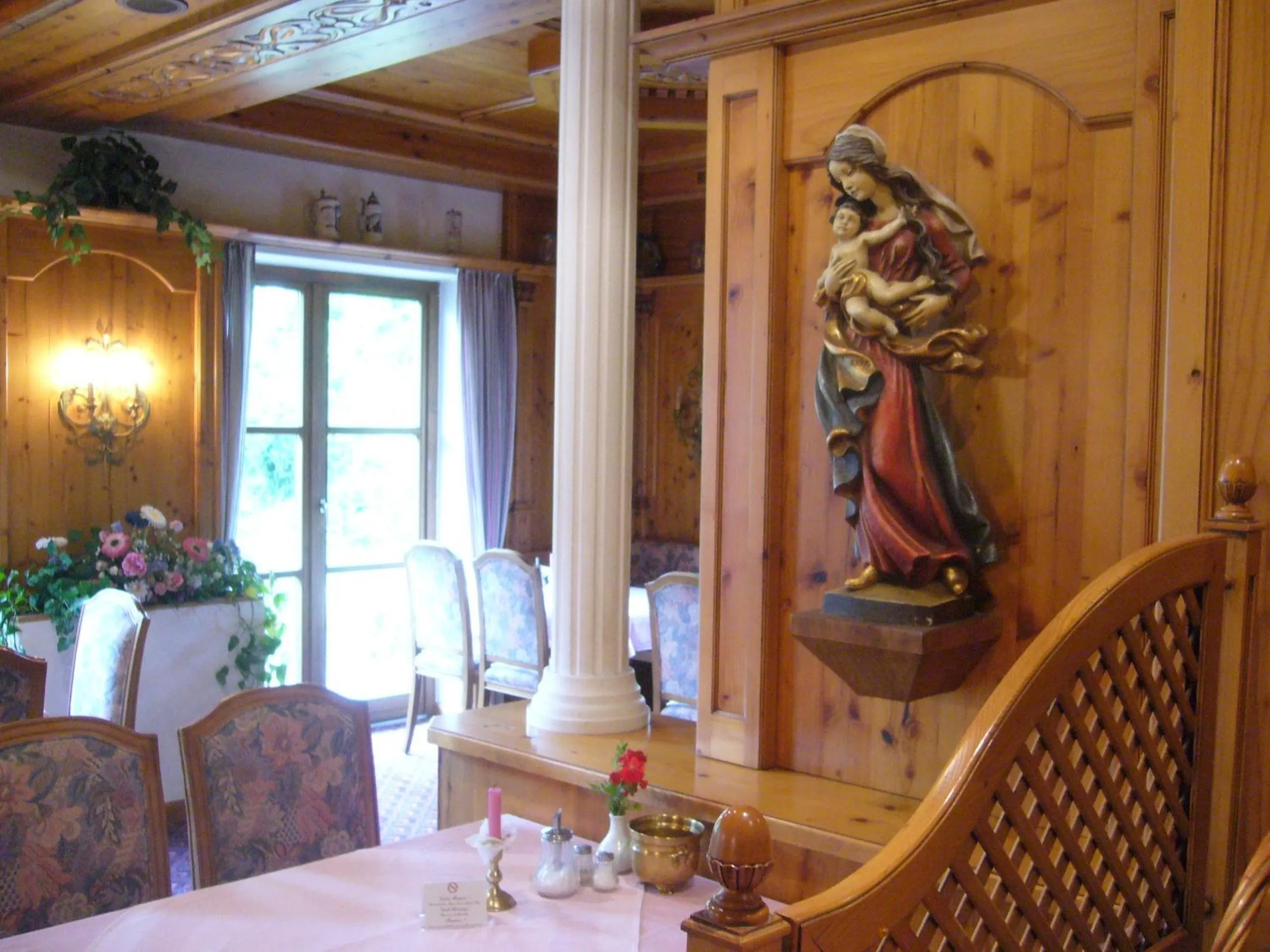 Decorative detail in Alpenhotel Pfaffenwinkel