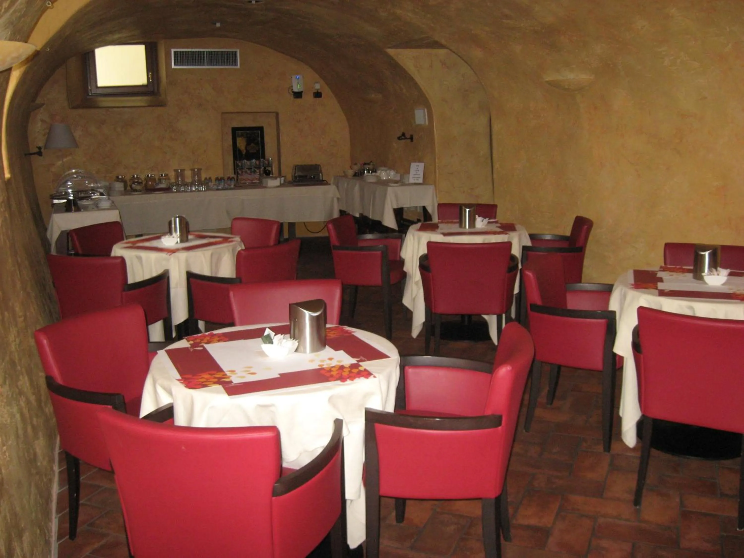 Restaurant/places to eat in Albergo Venturelli