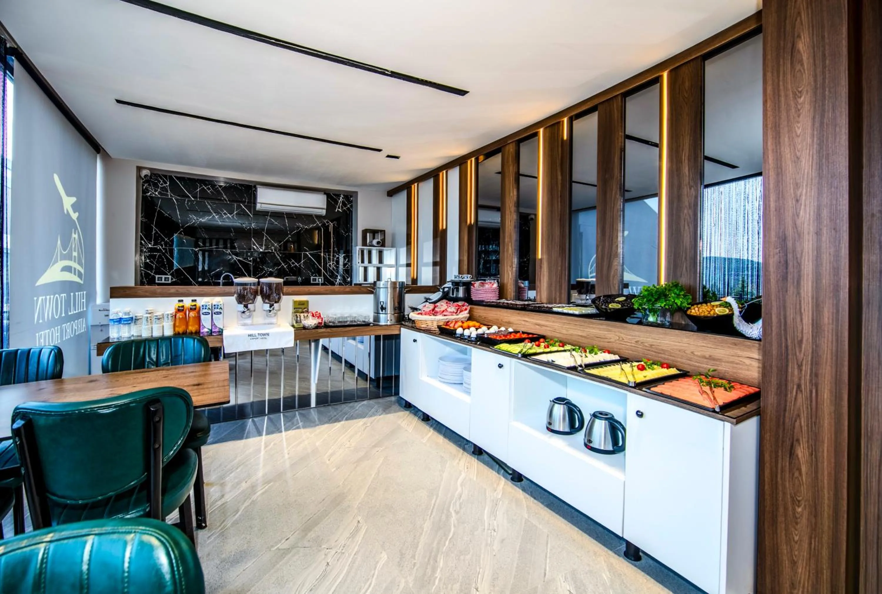 Restaurant/places to eat in Hilltown Airport Hotel & Restaurant