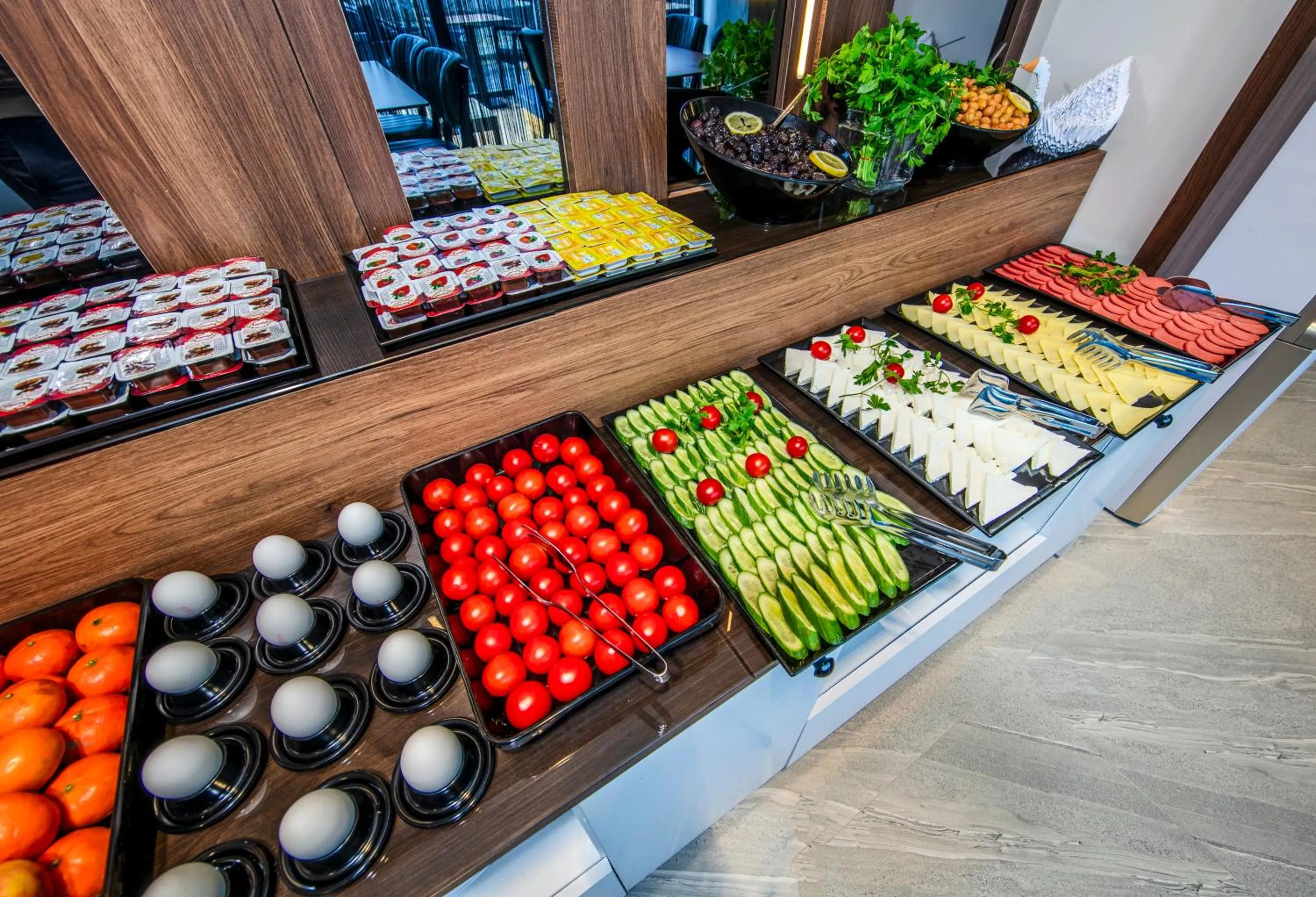 Breakfast in Hilltown Airport Hotel & Restaurant