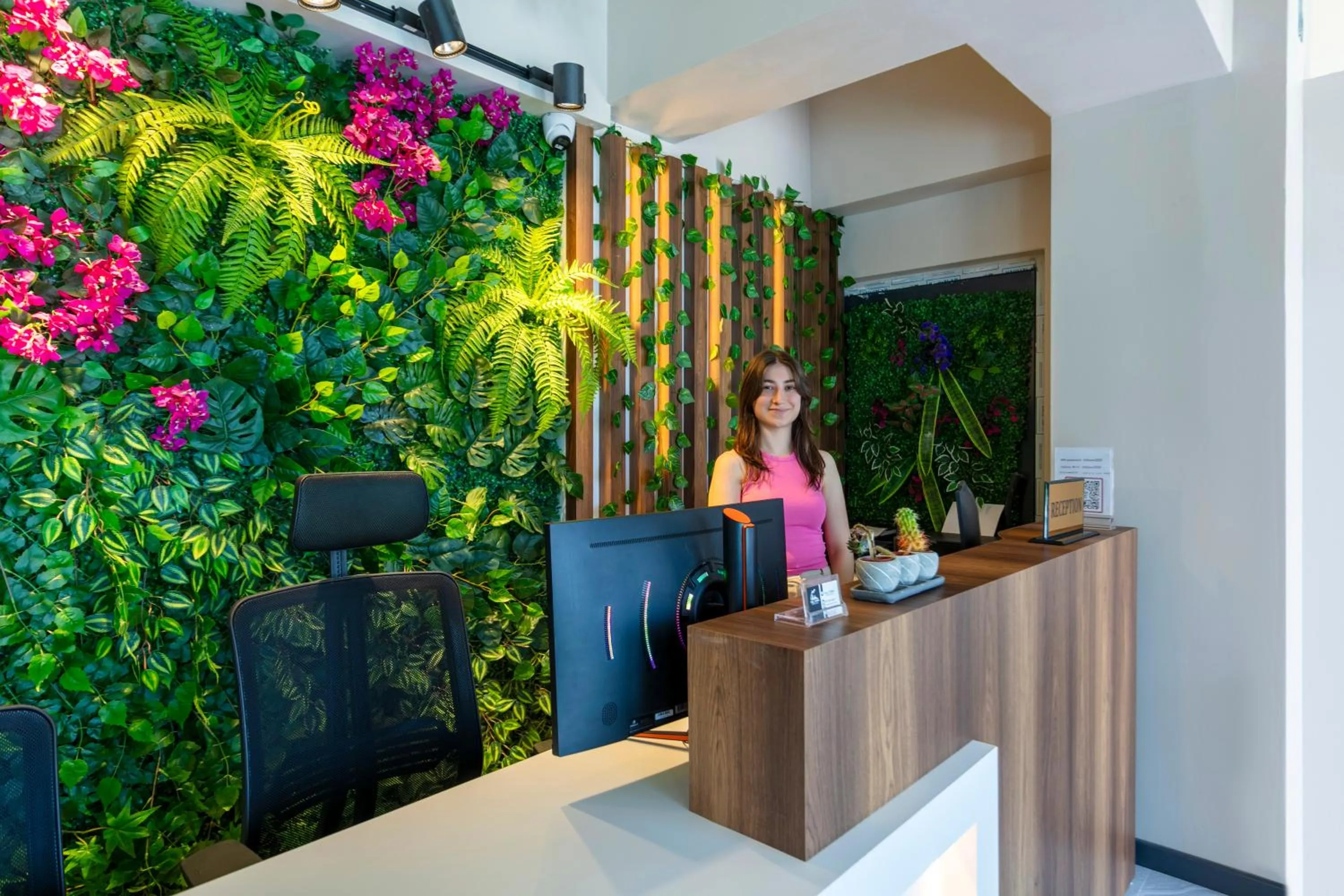 Lobby or reception in HillTown Airport Hotel & Restaurant