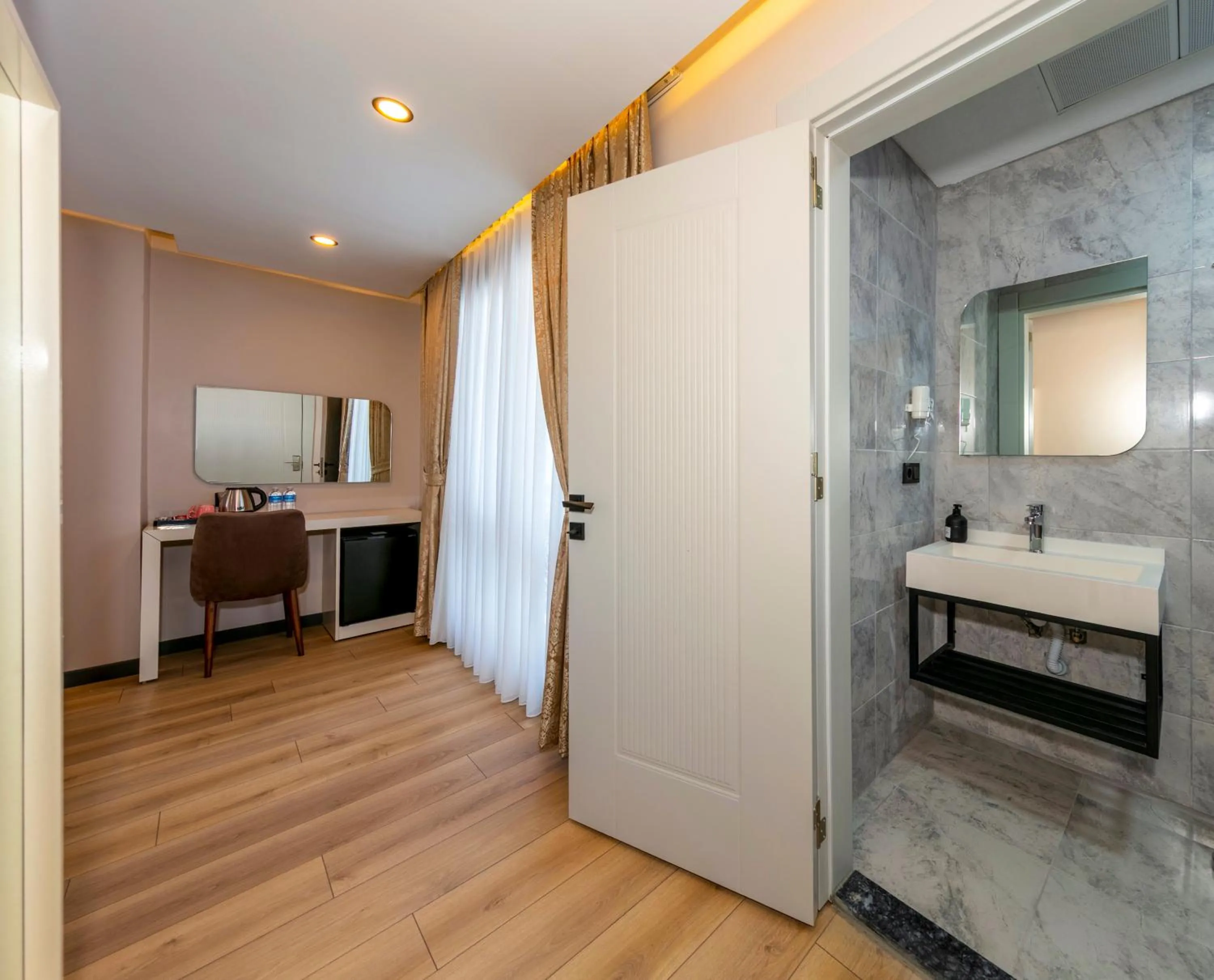 Photo of the whole room in HillTown Airport Hotel & Restaurant