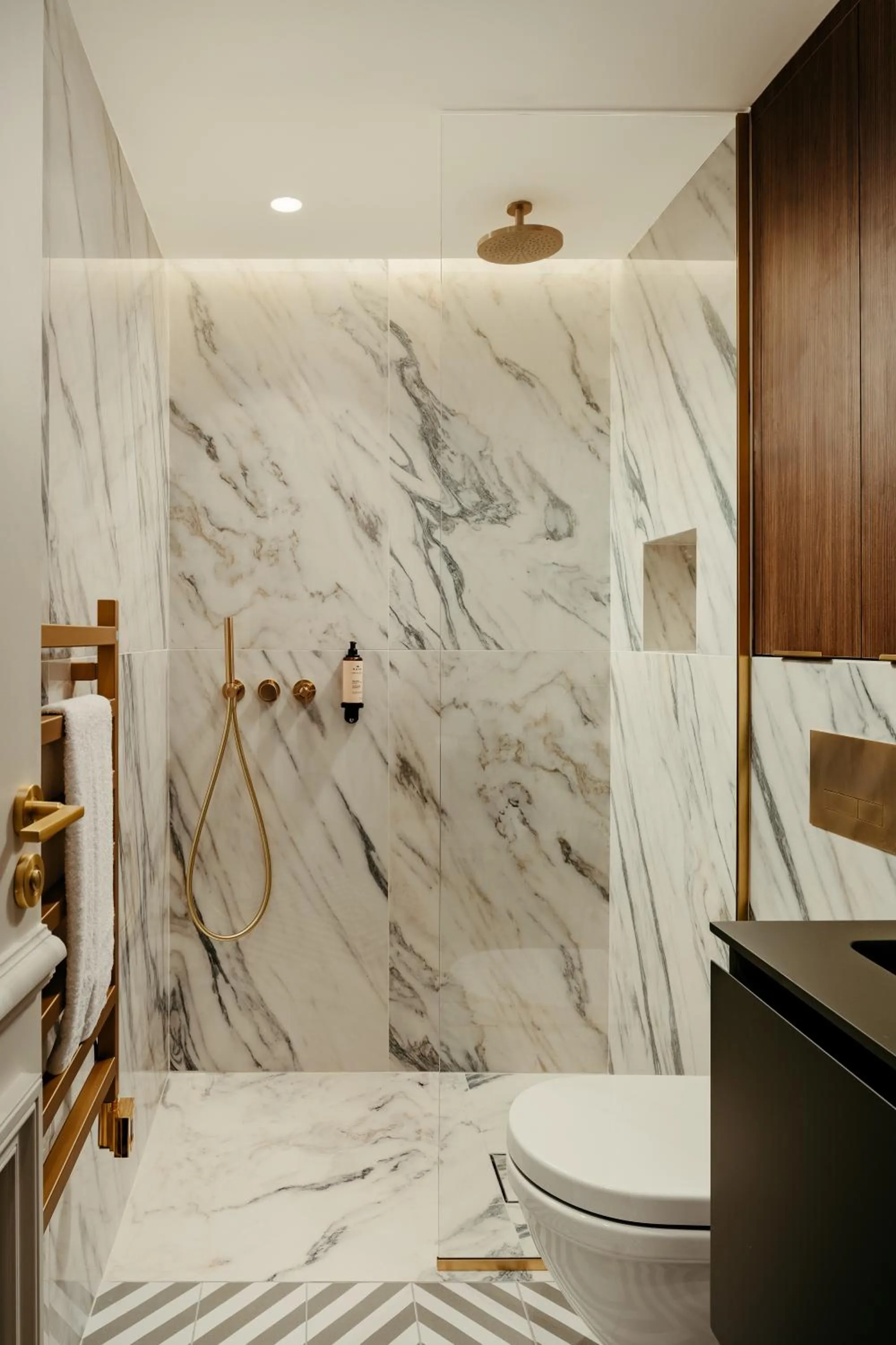 Shower in Léon Hôtel