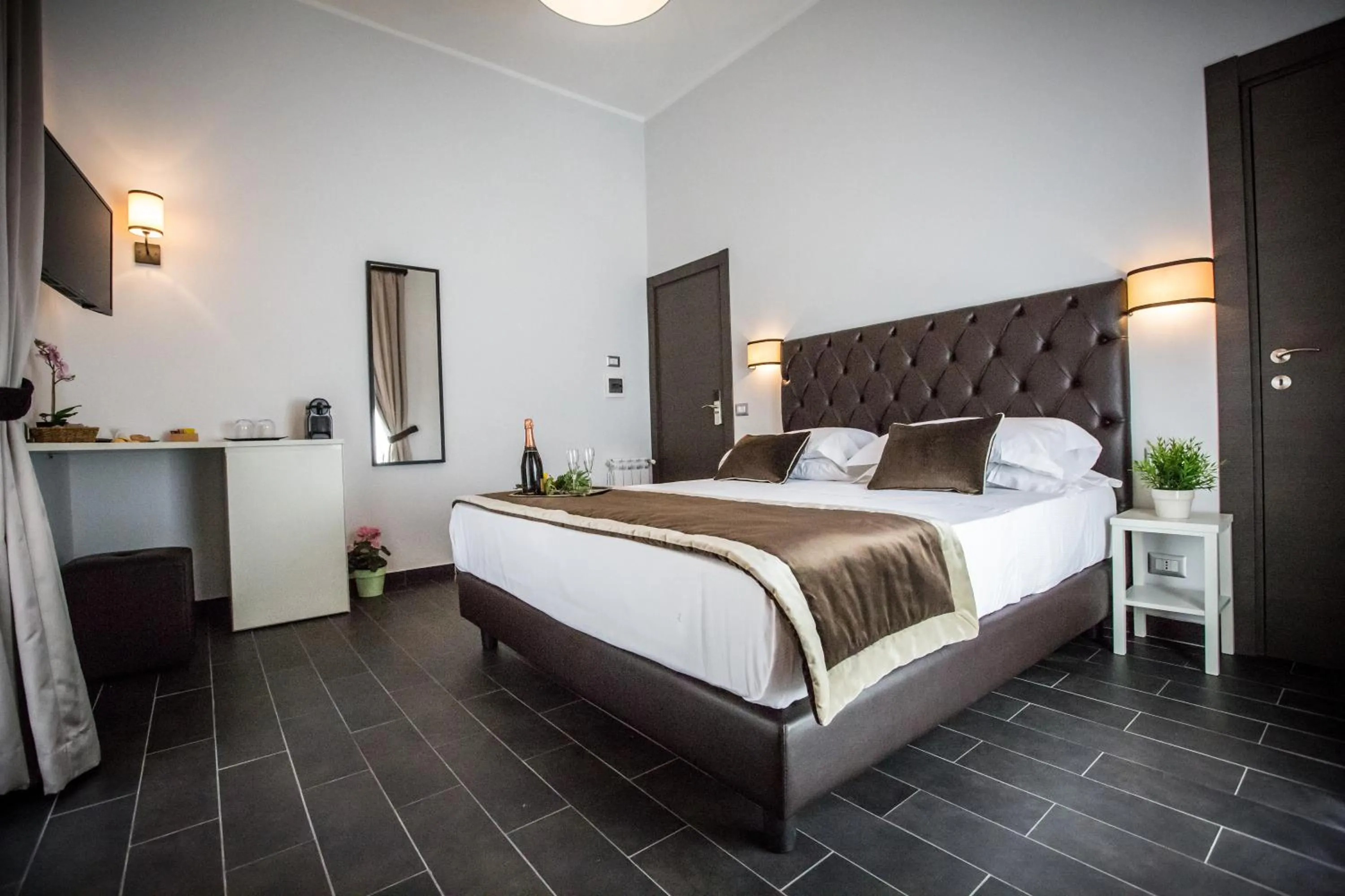 Coffee/tea facilities, Bed in San Pietro Leisure and Luxury