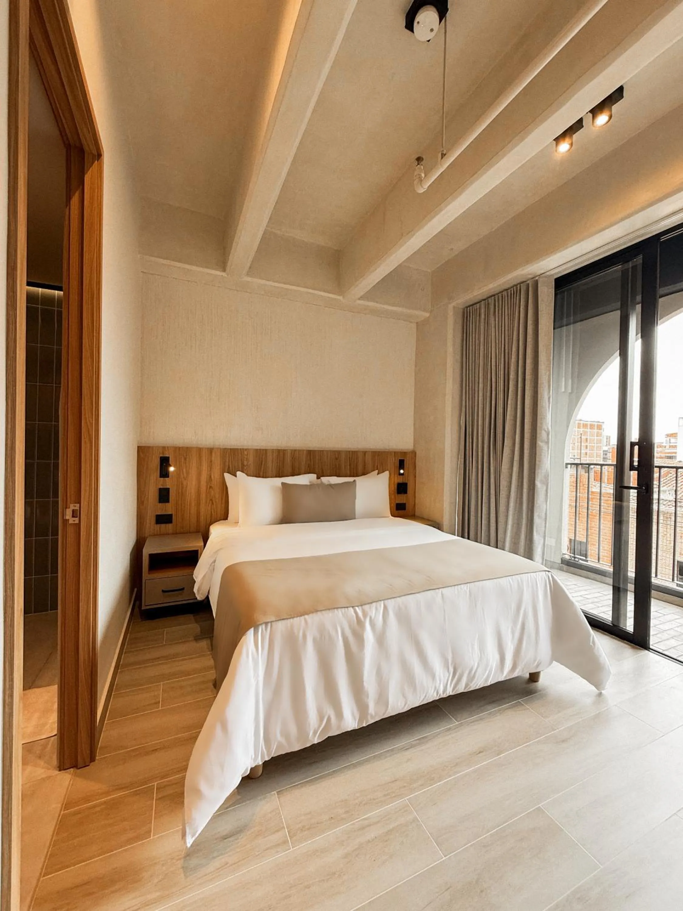 Deluxe Double Room with Balcony in Hotel Tres Altares Sabaneta