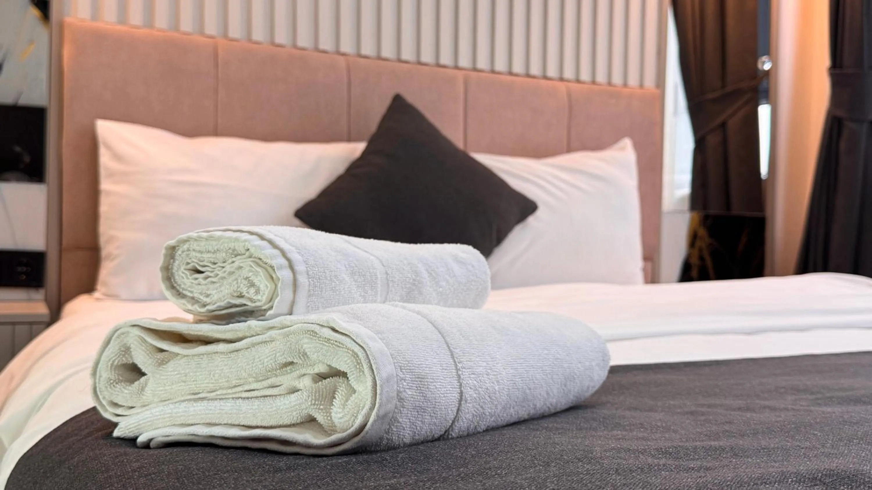 towels, Bed in Mar Blanco Hotel
