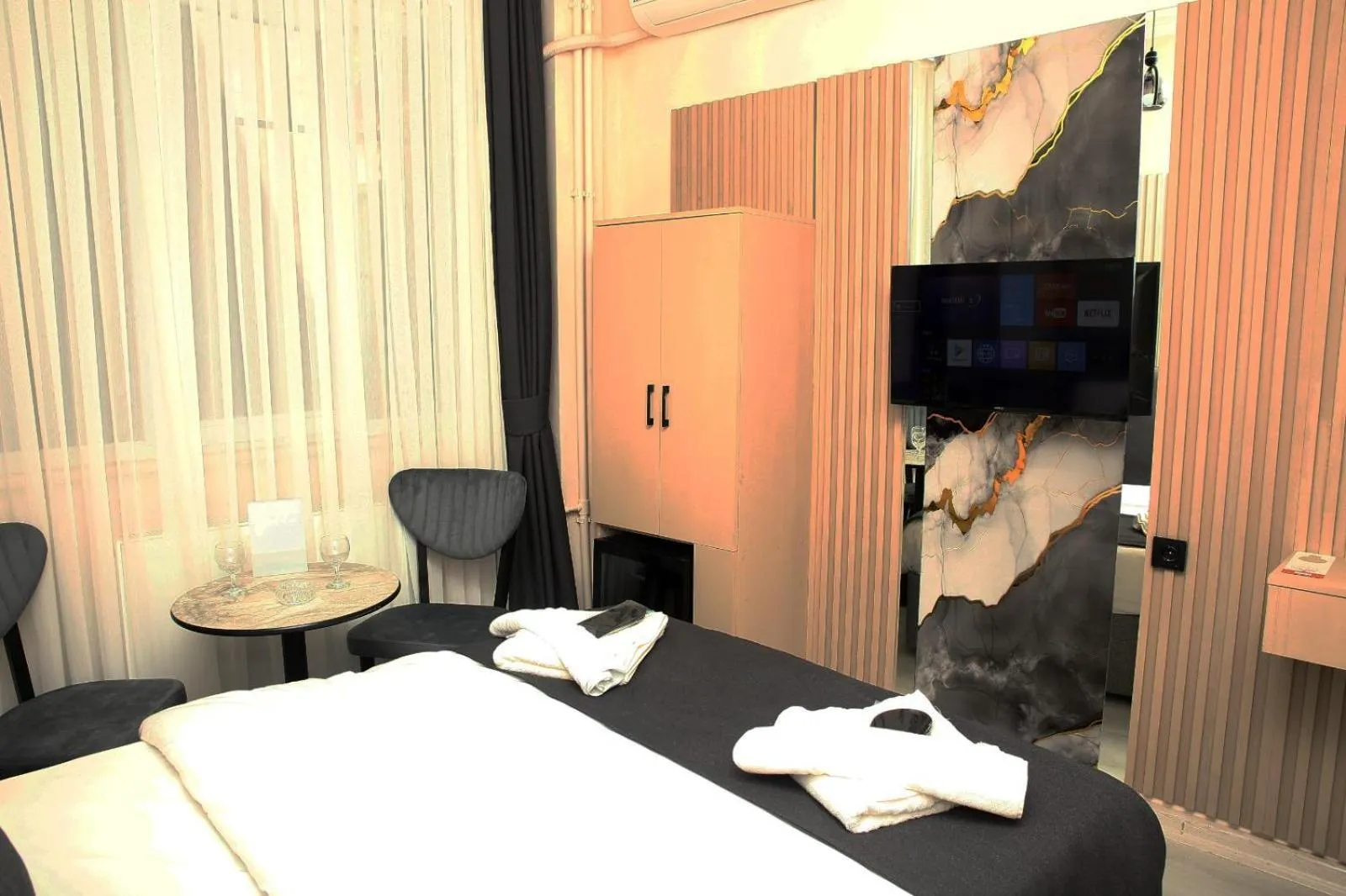 TV and multimedia, Bed in Mar Blanco Hotel