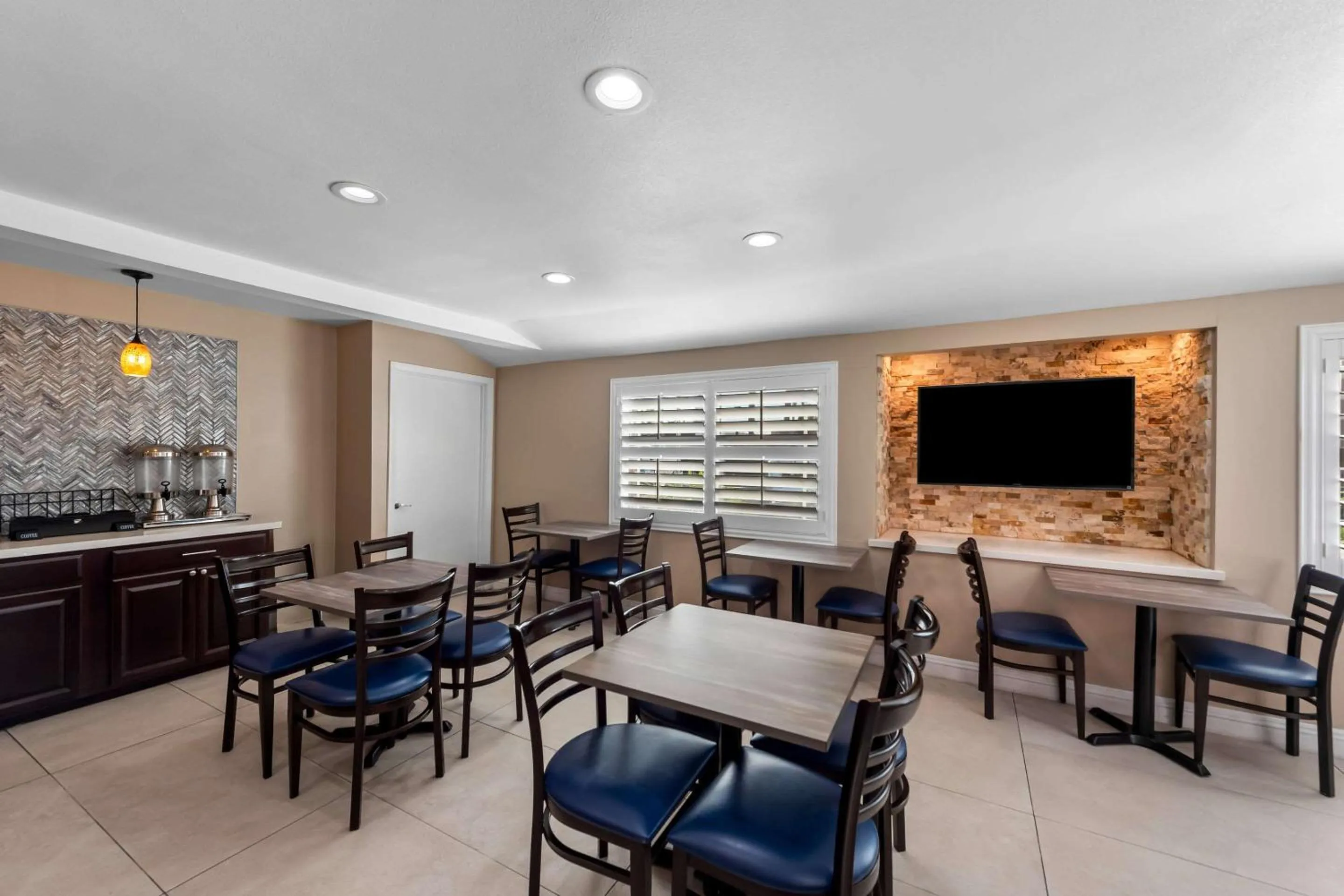 Breakfast in SureStay Plus Hotel by Best Western Chula Vista West