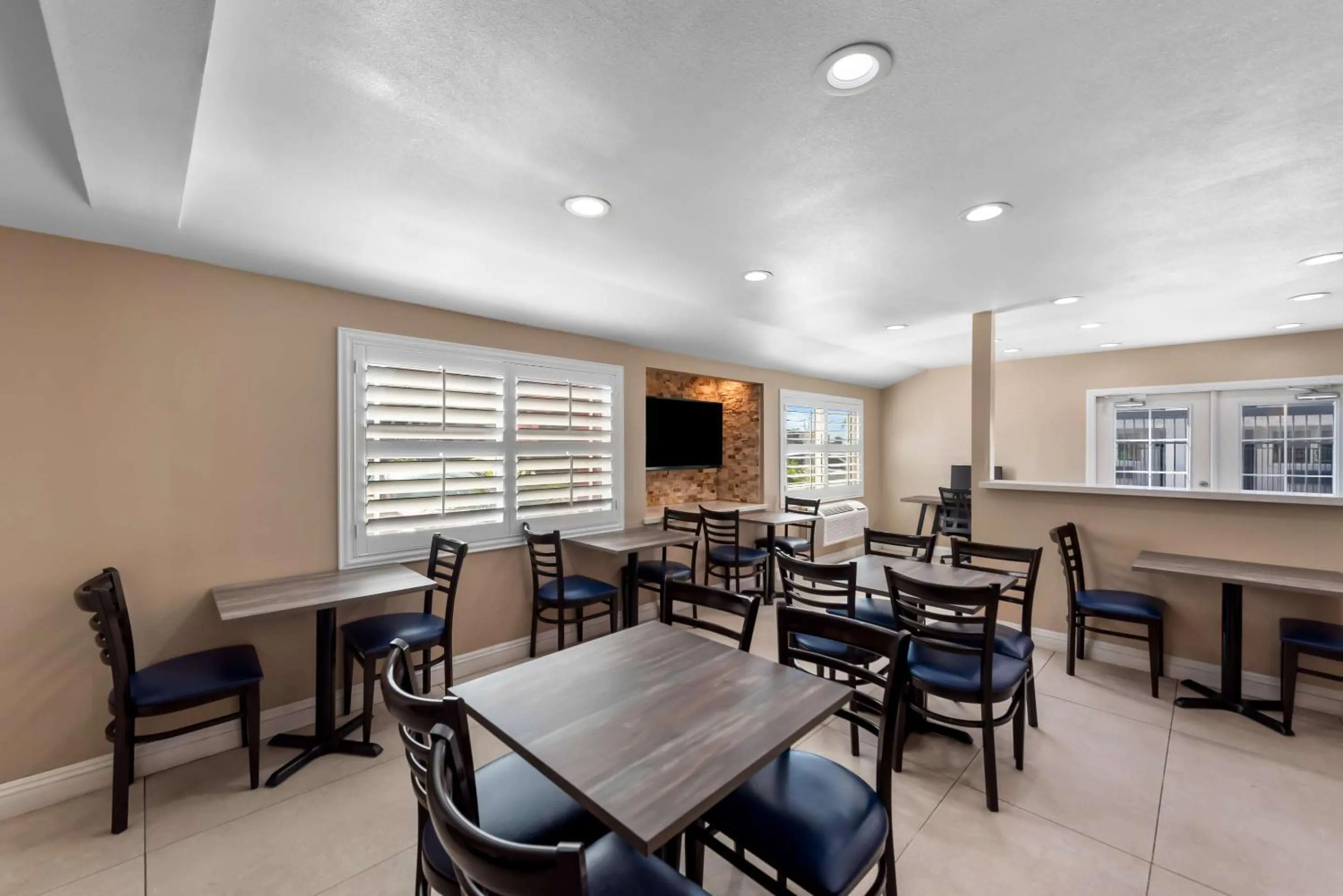 Breakfast in Quality Inn San Diego South - Chula Vista