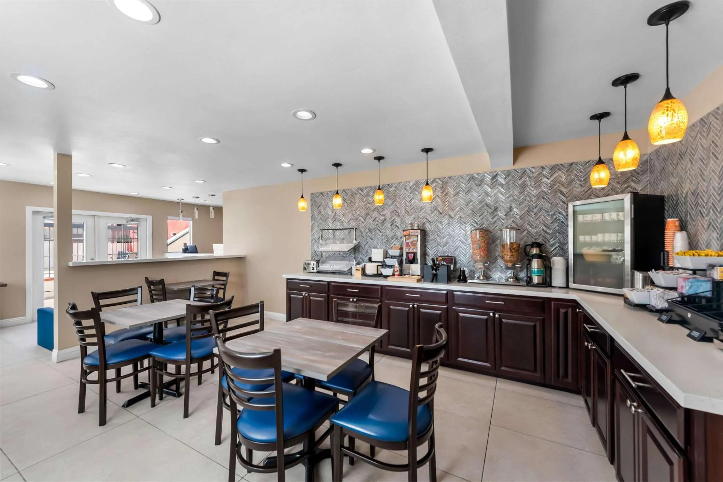 Breakfast in SureStay Plus Hotel by Best Western Chula Vista West